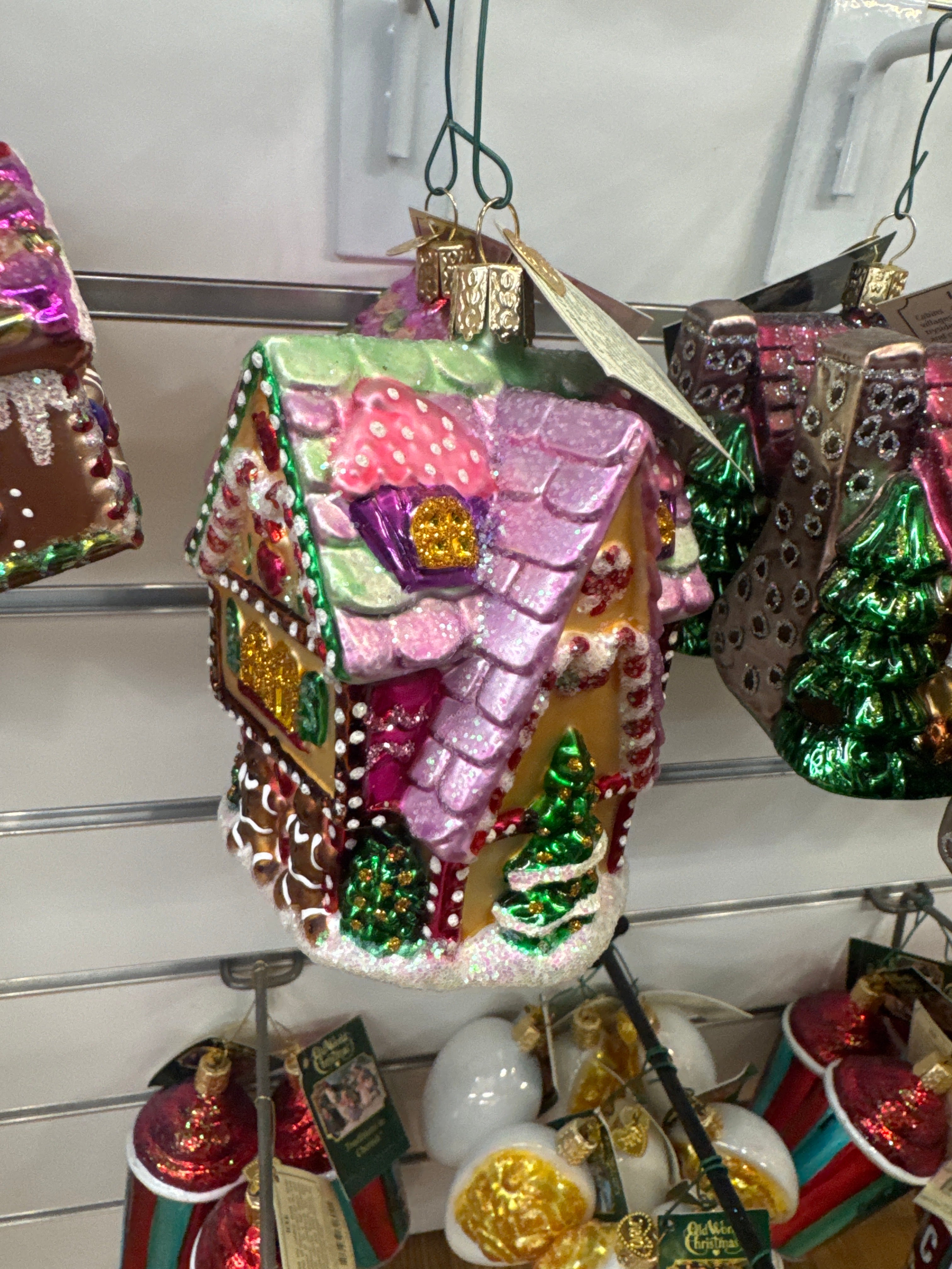 CHRISTMAS ORNAMENT - CUPCAKE COTTAGE