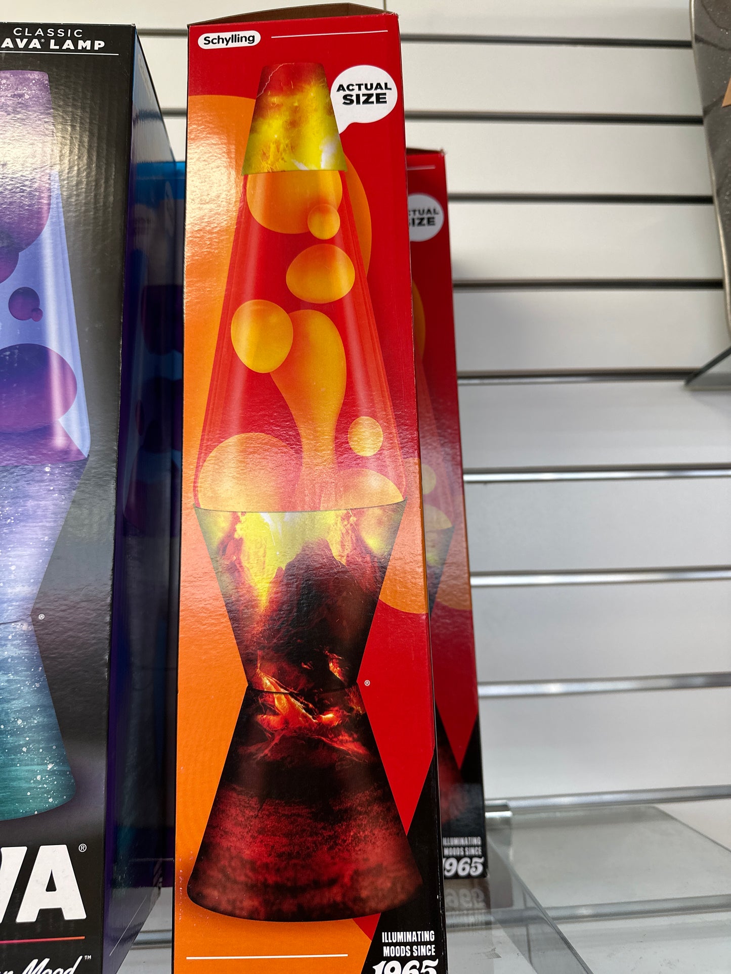 LAVA LAMP -  ERUPTING CRATER/YELLOW/RED