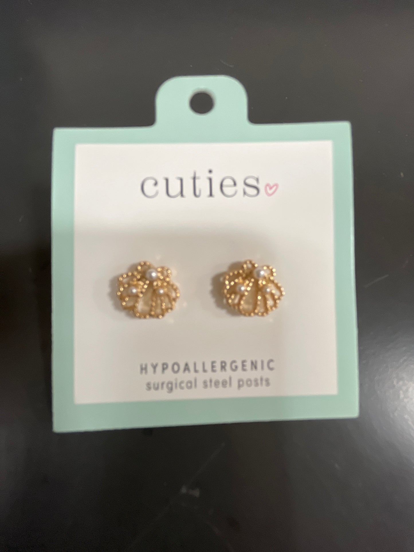 OPEN GOLD SCALLOP W/PEARLS EARRINGS