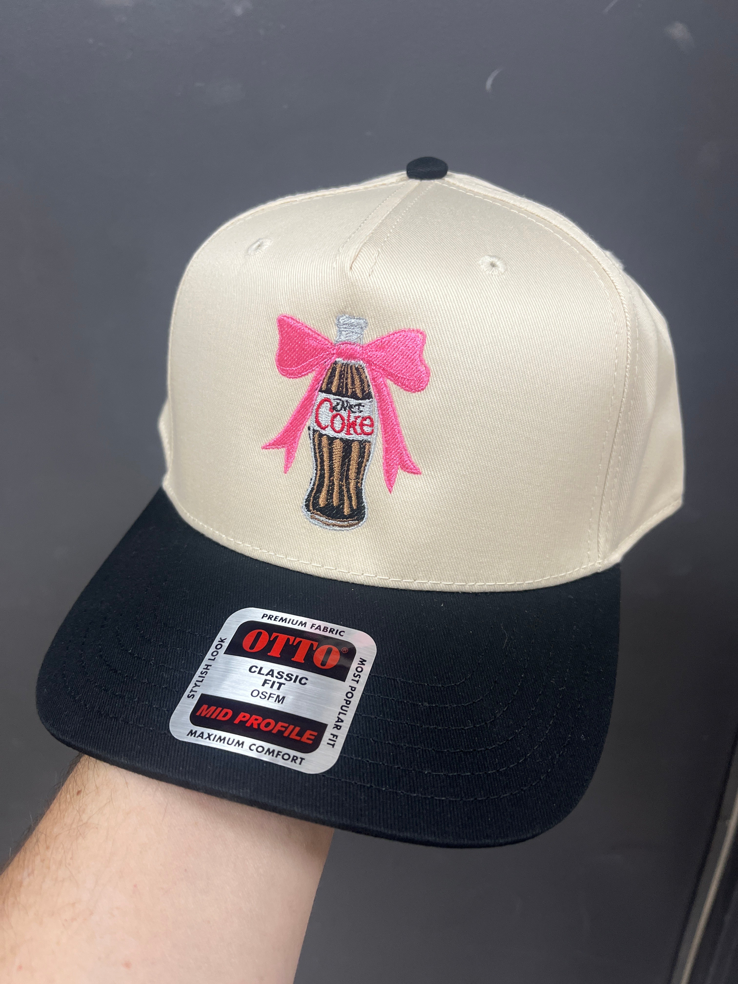 IVORY & BLACK HAT - DIET COKE BOTTLE W/PINK BOW