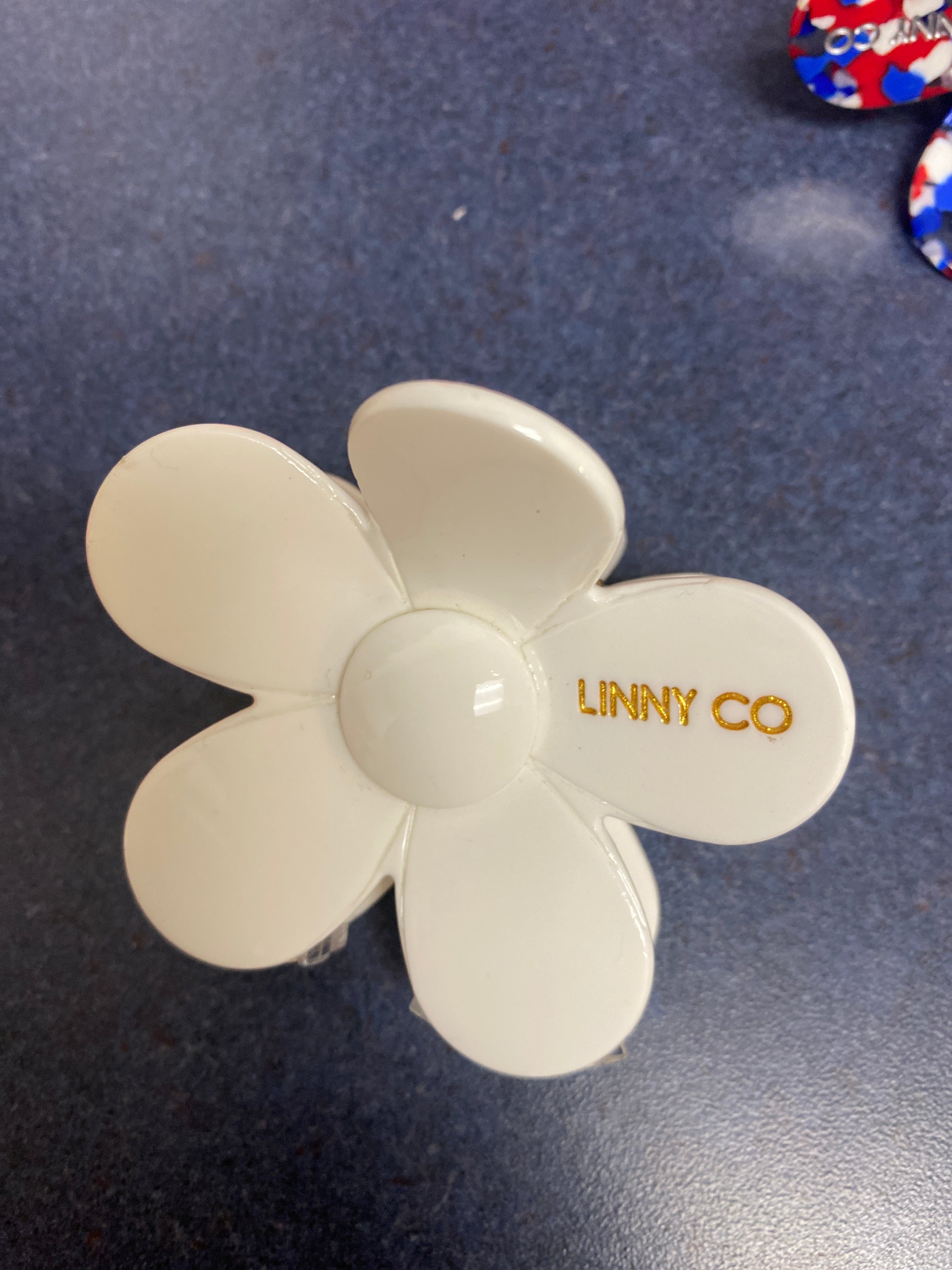 FLOWER HAIR CLIP - WHITE