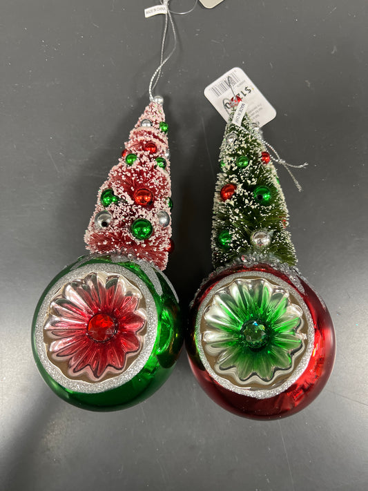 STARBURST ORNAMENT WITH BOTTLE BRUSH TREE