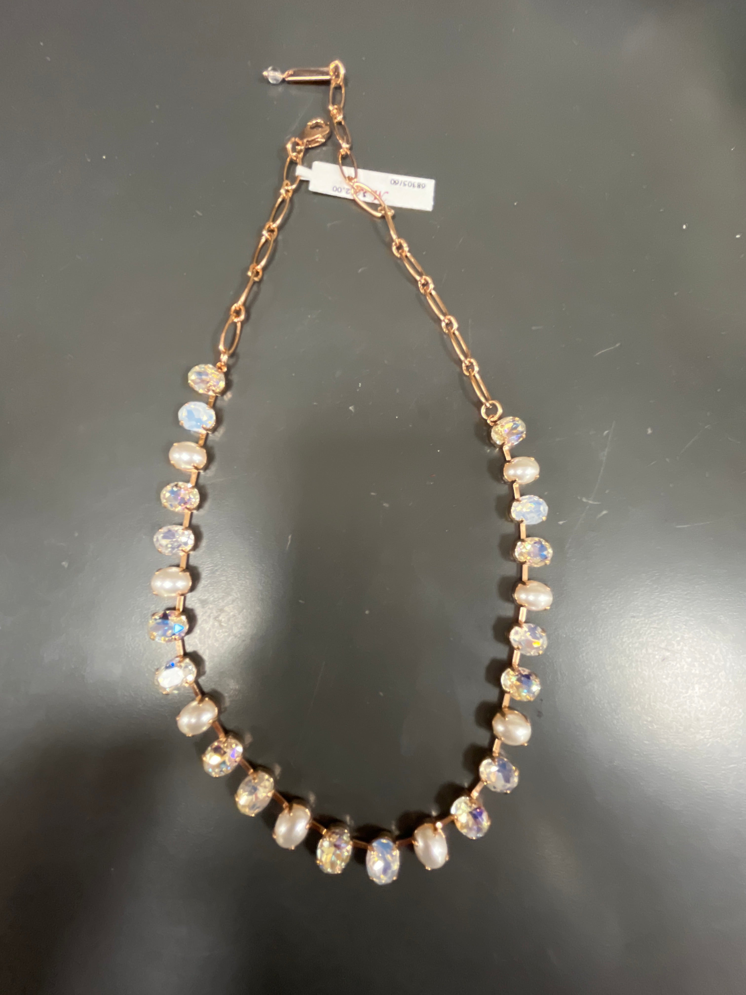 MARIANA - NECKLACE - ROSE GOLD WITH PEARLS AND IRIDESCENT STONES