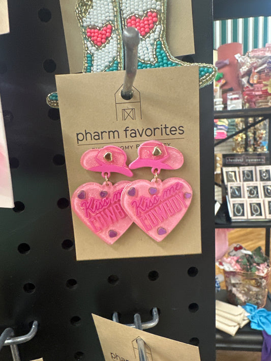 KISS ME COWBOY HEART EARRINGS - PINK