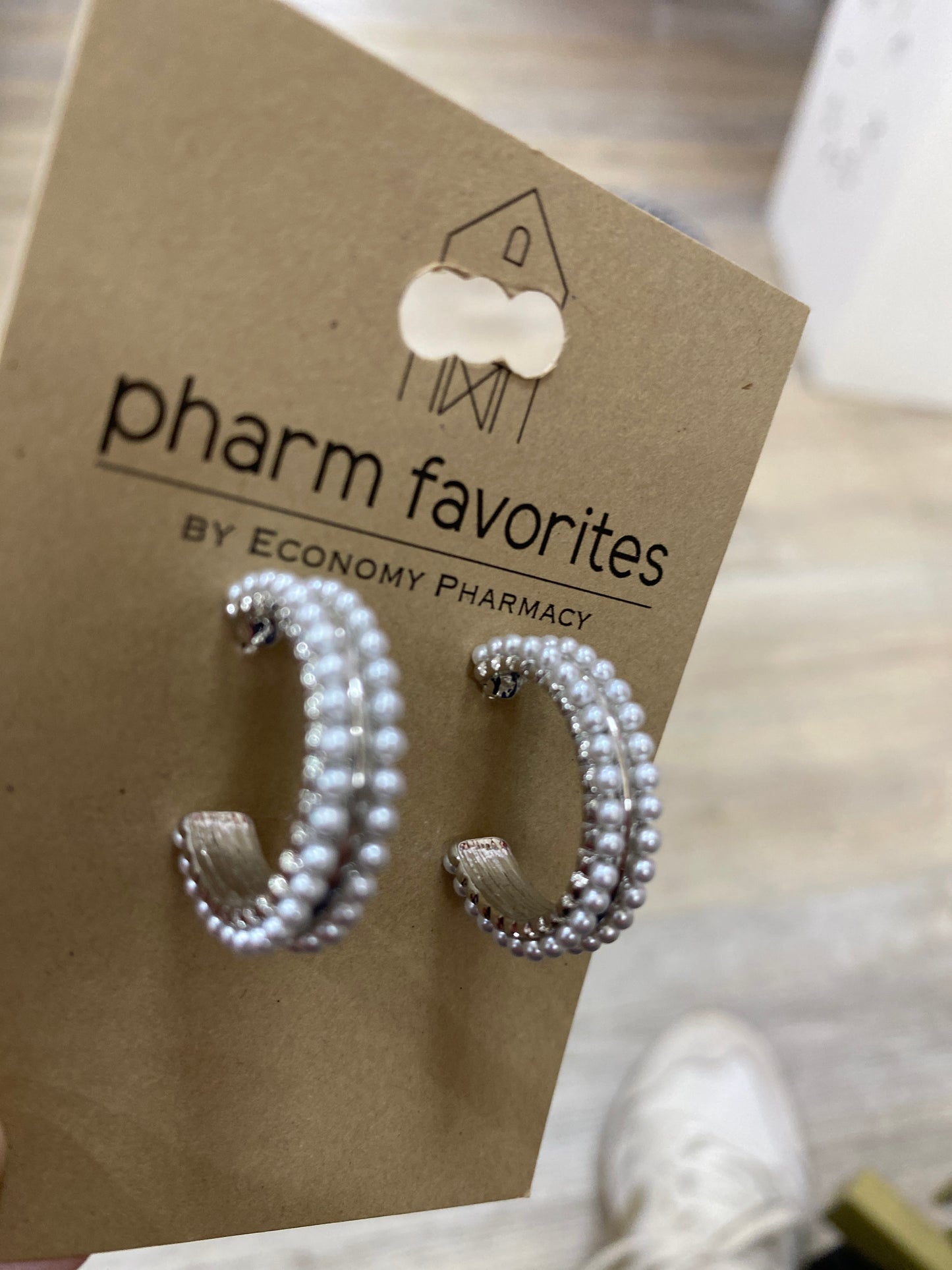 SILVER & PEARL HOOP EARRINGS