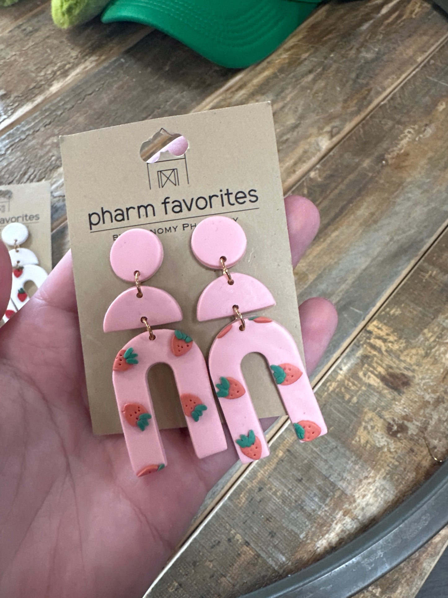 STRAWBERRY GEOMETRIC CLAY EARRINGS - PINK
