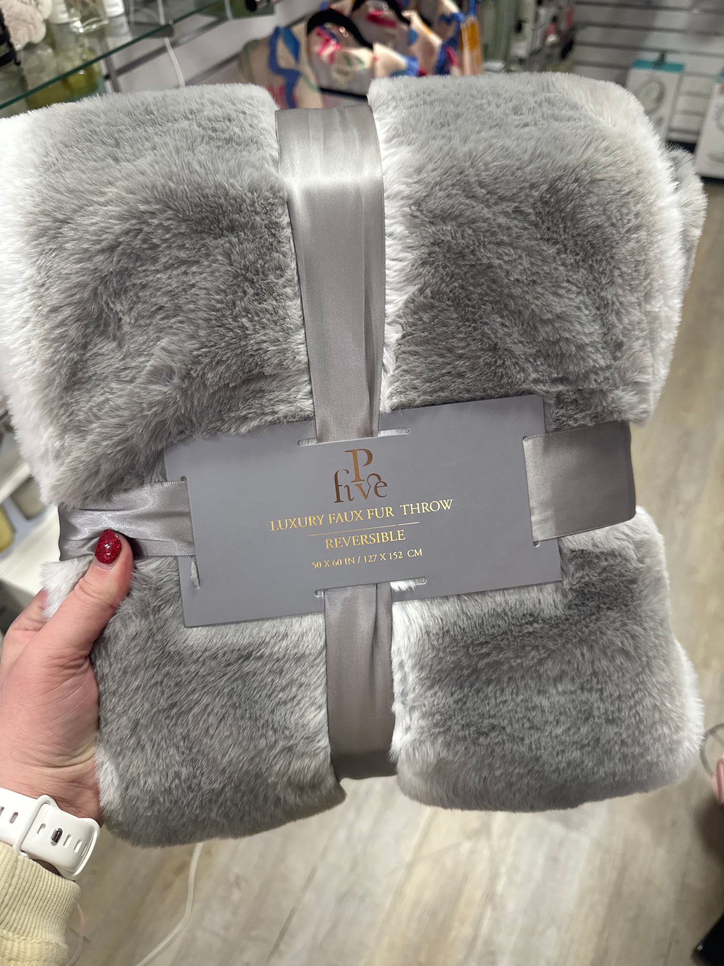 FAUX MINK FUR THROW ***