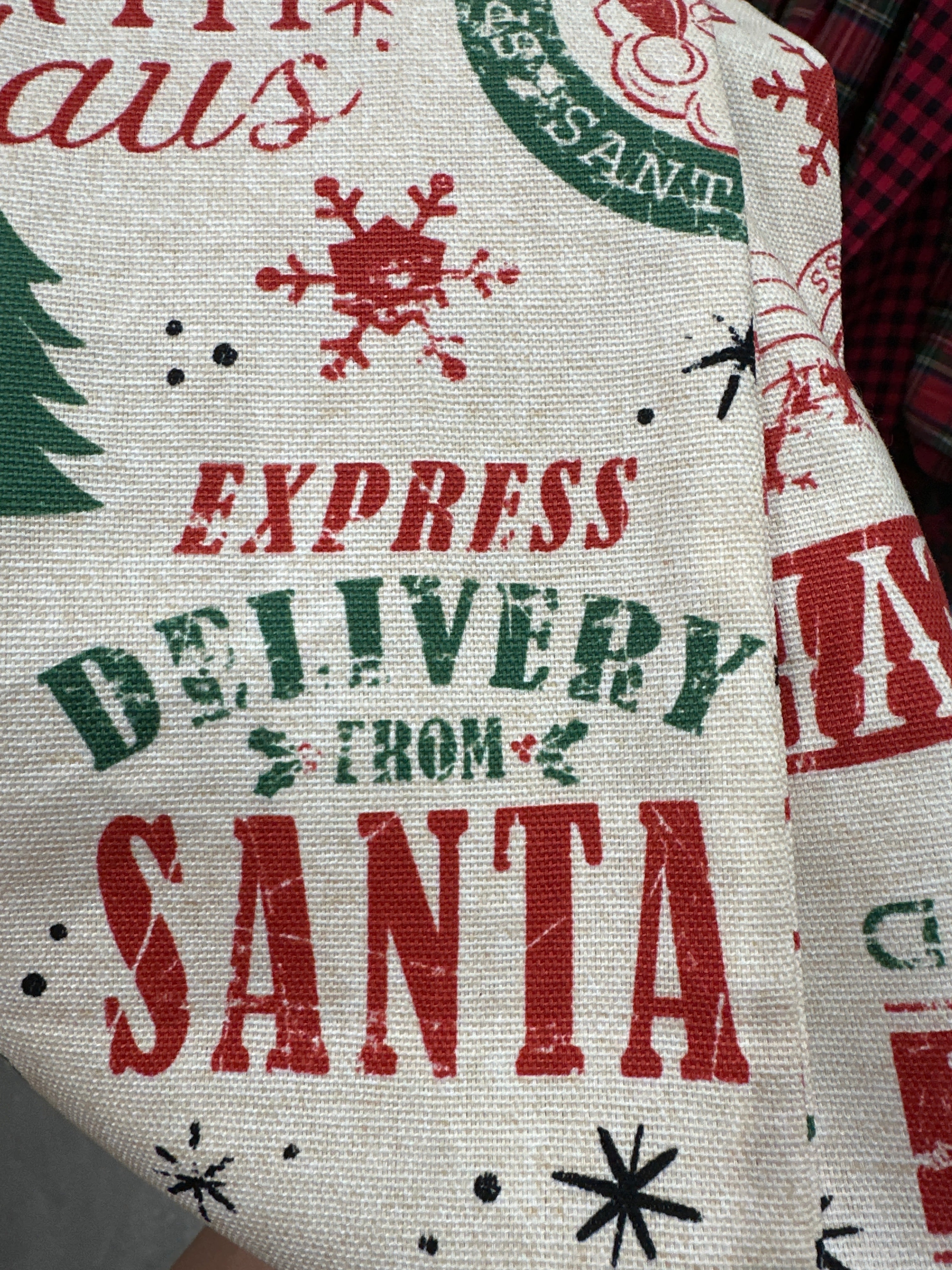 Express Delivery Wreath Scarf