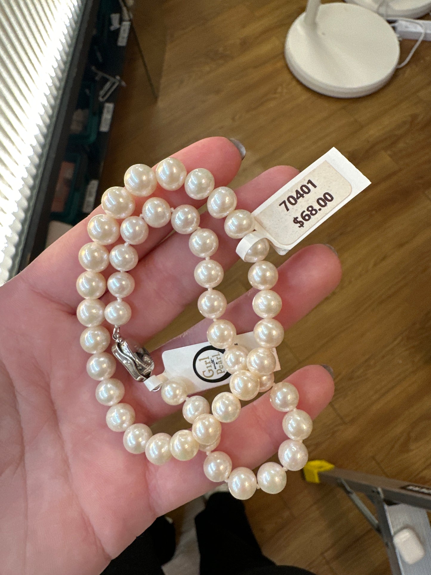 7MM SIMPLE PEARL BRACELET ON ELASTIC- WHITE