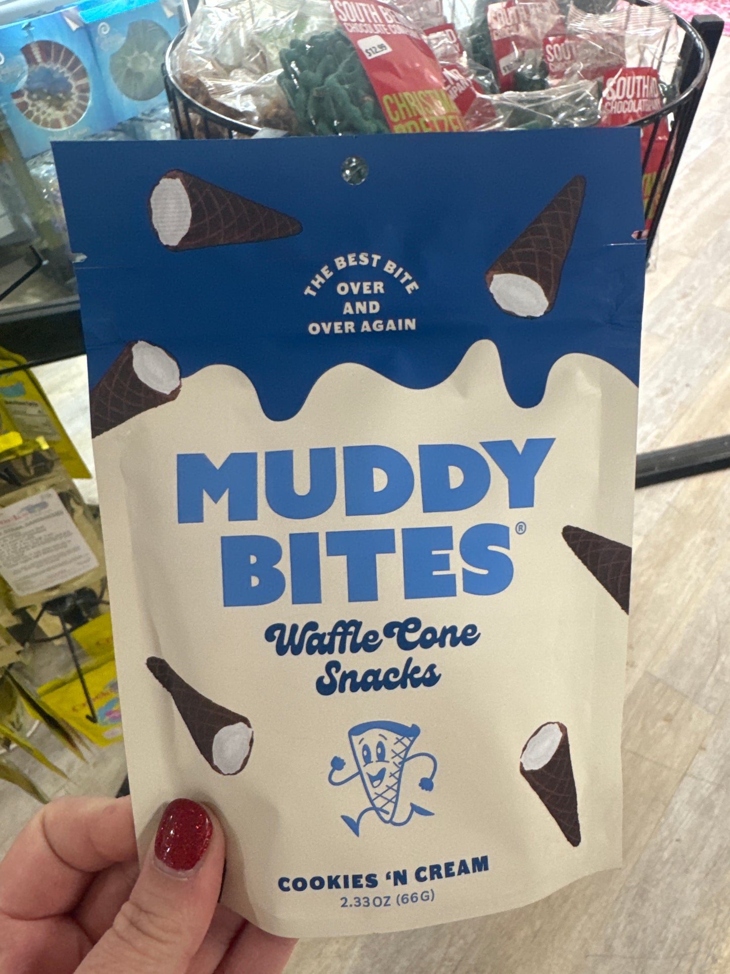 MUDDY BITES WAFFLE CONE - COOKIES & CREAM
