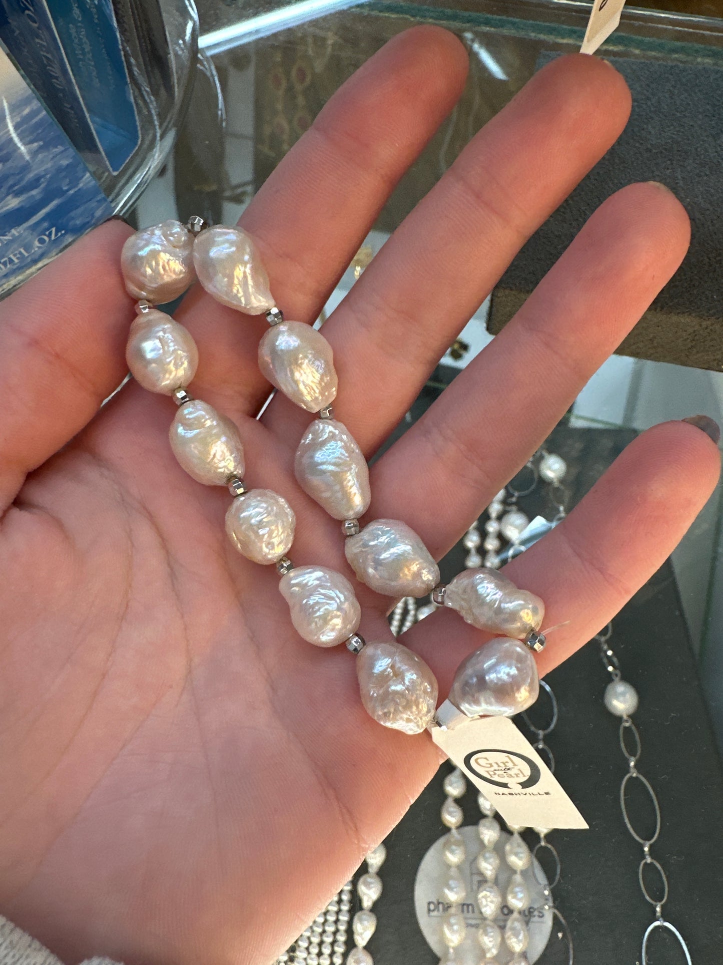 WHITE EDISON PEARL BRACELET ON ELASTIC