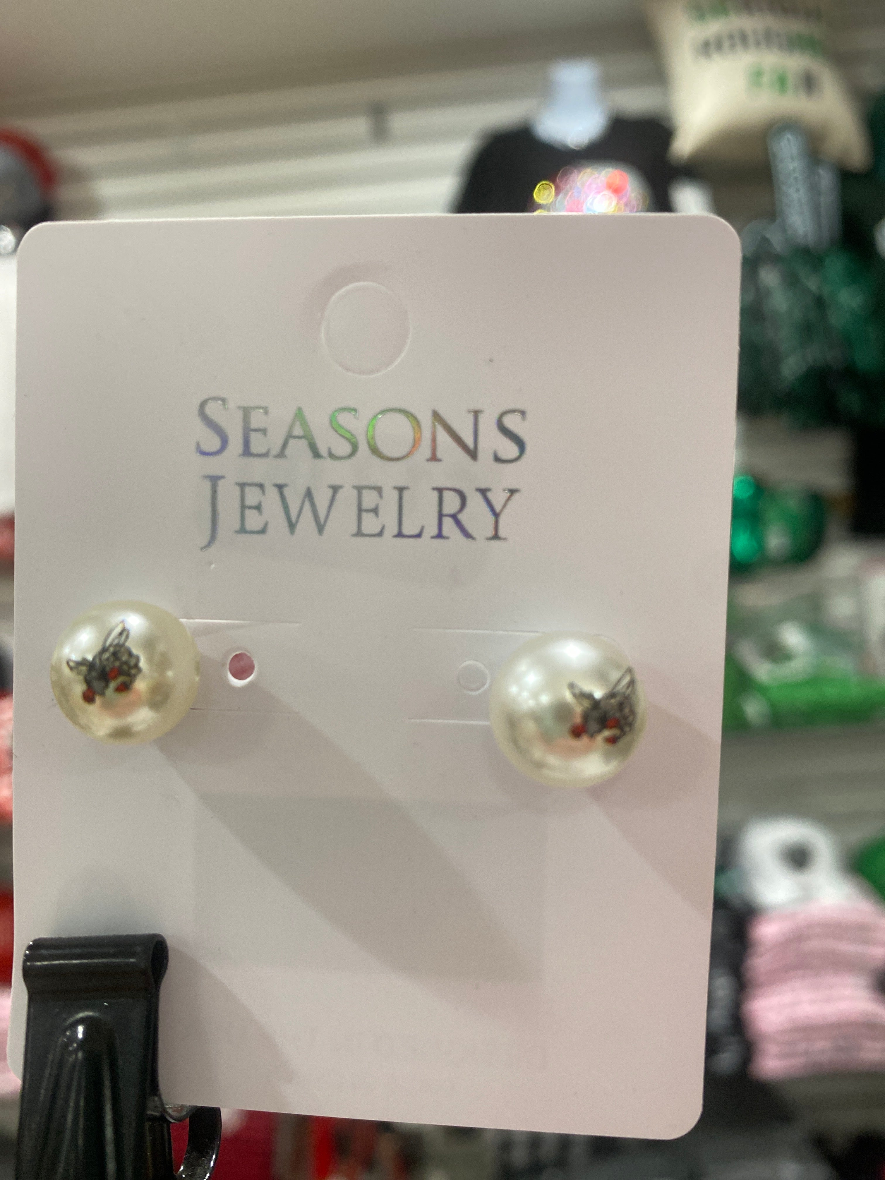 PEARL STUD EARRINGS - HORNETS