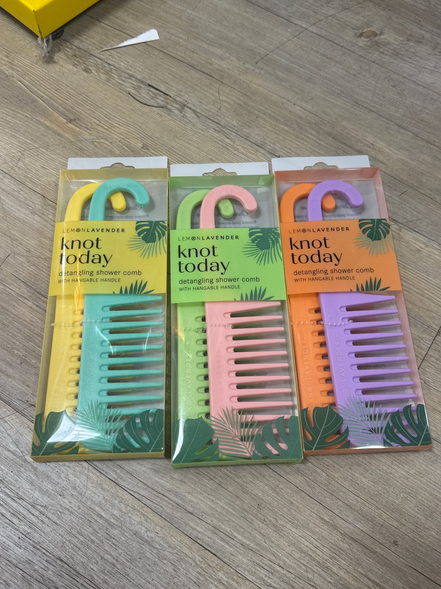 KNOT TODAY DETANGLING SHOWER COMB - Pharm Favorites by Economy Pharmacy