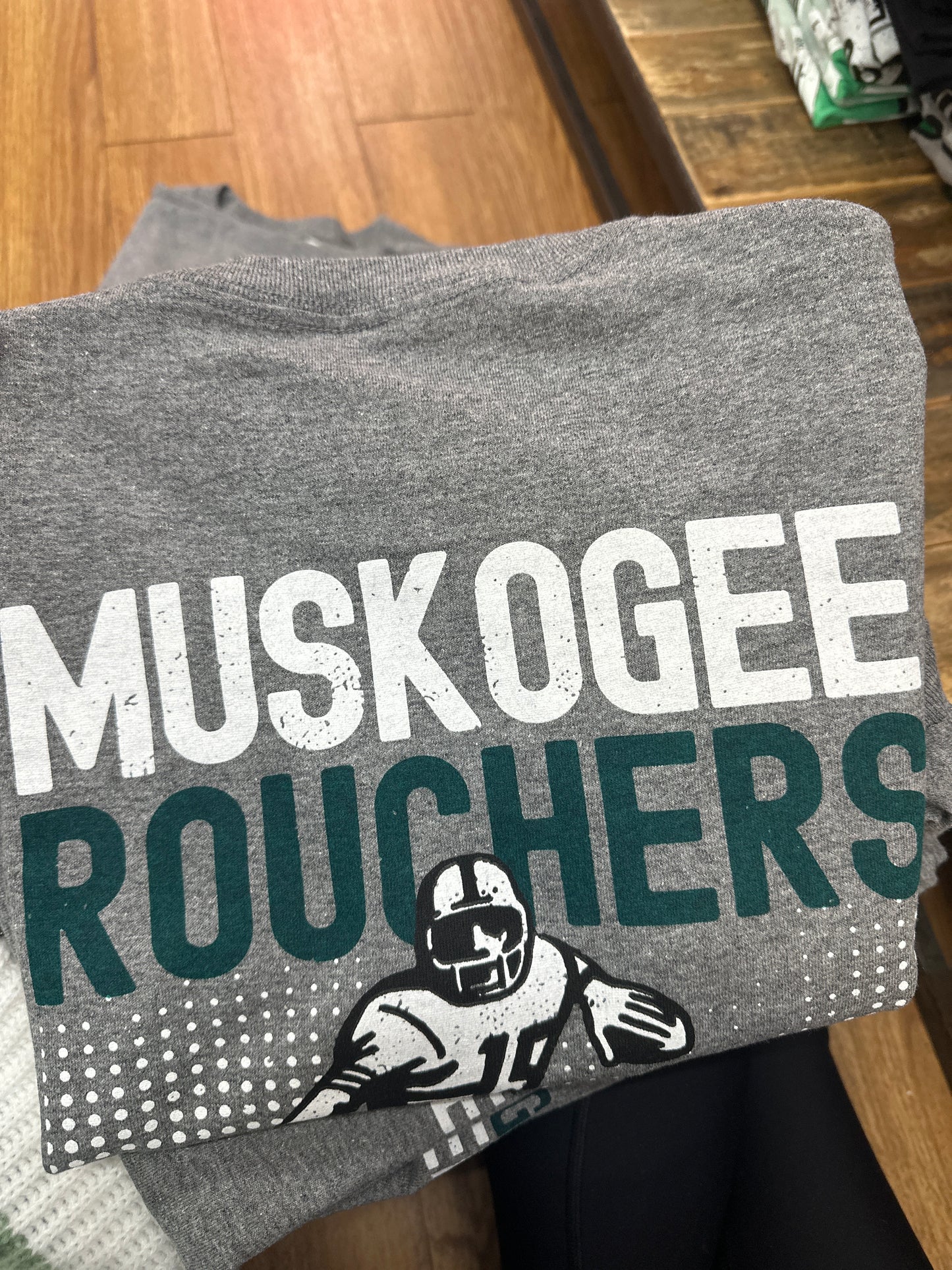 FOOTBALL PLAYER - MUSKOGEE - GILDAN - YM