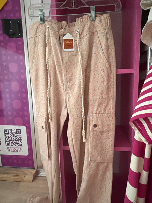 KHAKI PANTS WITH PEACH FLOWERS - S