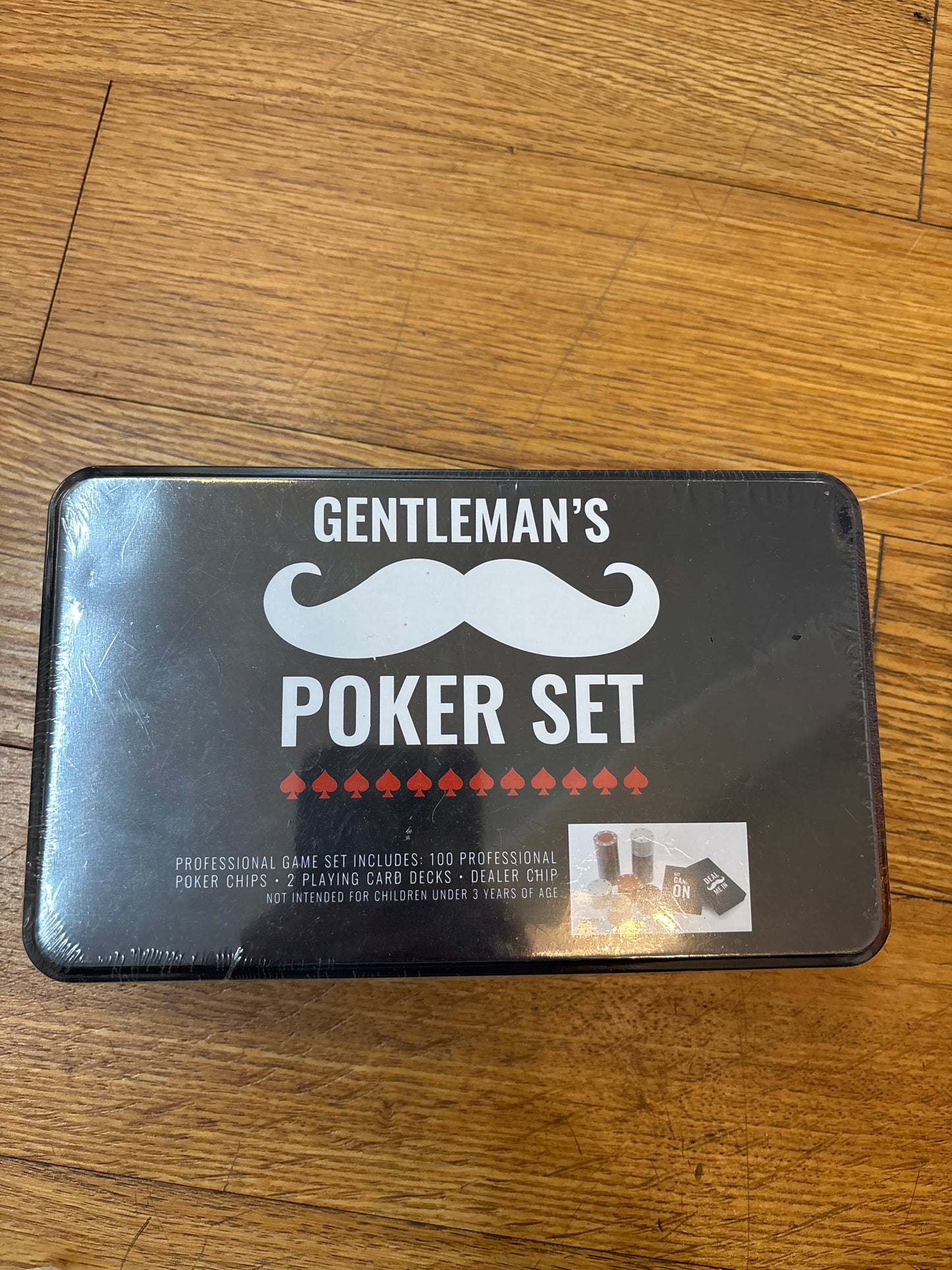 MAD MAN GENTLEMAN’S POKER SET