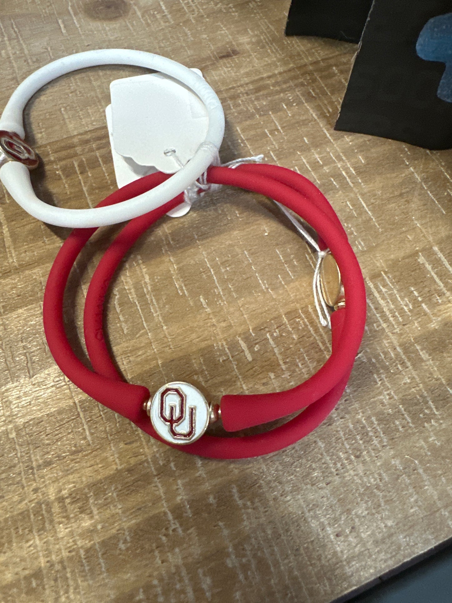BALI SILICONE BRACELET - OU - RED