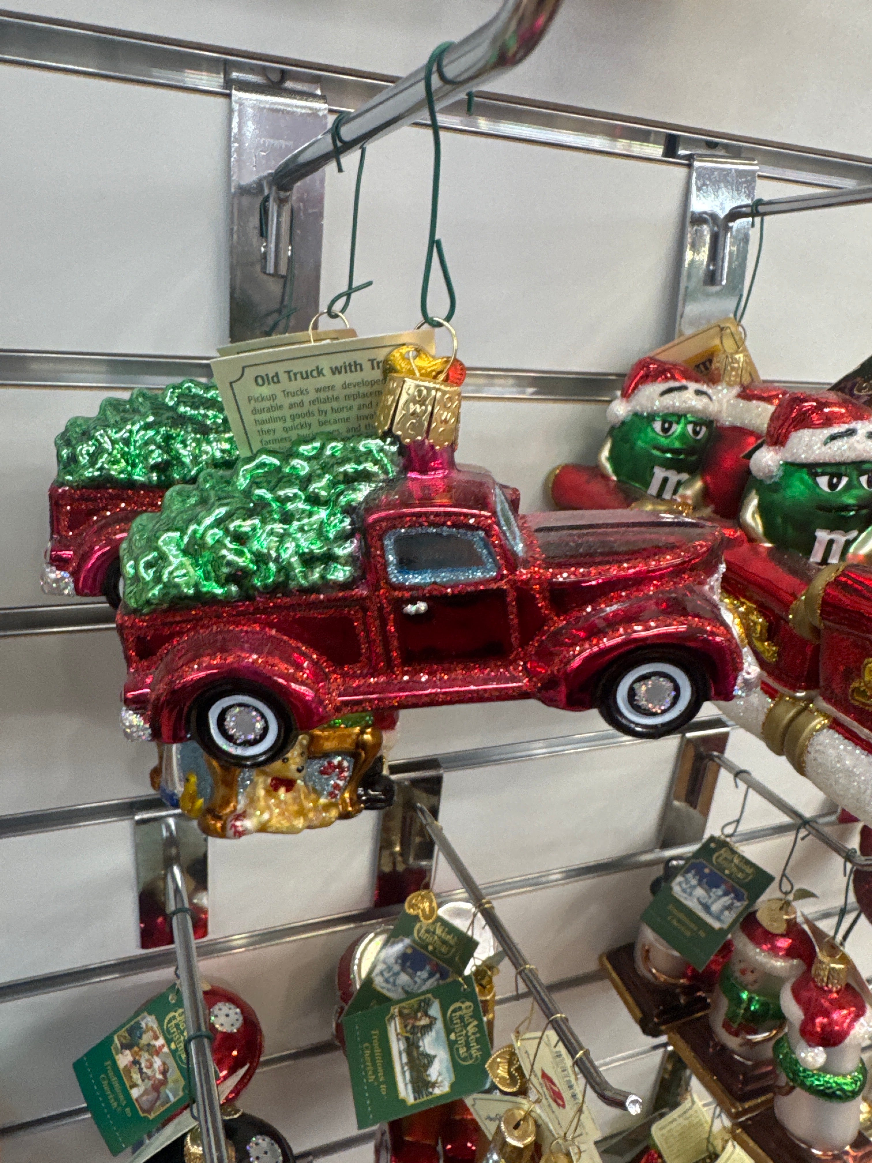OWC ORNAMENT - OLD TRUCK WITH TREE