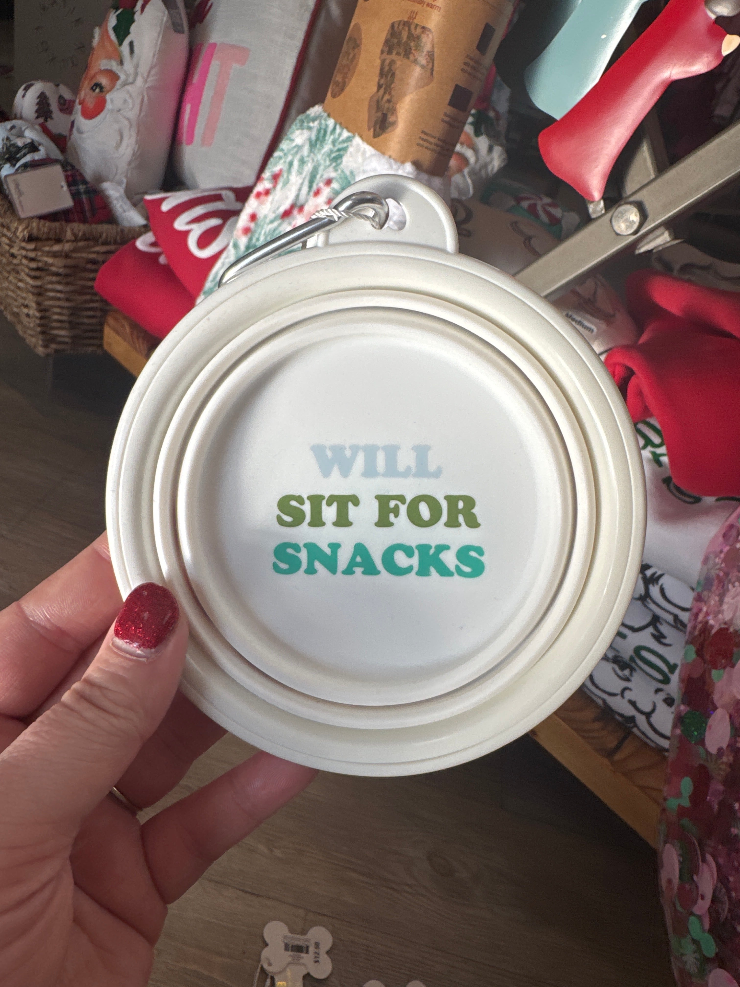 PET BOWL - WILL SIT FOR SNACKS