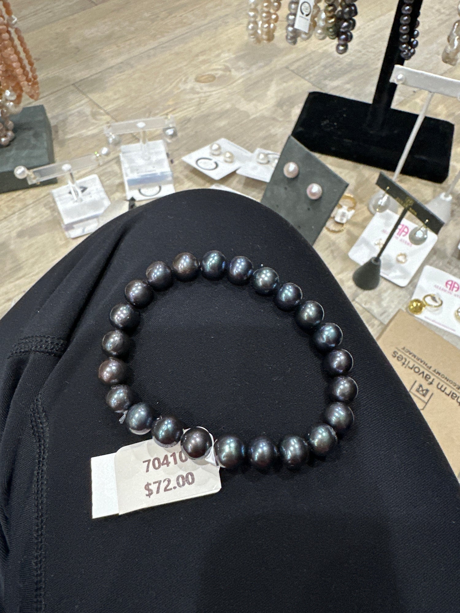 7MM SIMPLE PEARL BRACELET ON ELASTIC - BLACK - Pharm Favorites by Economy Pharmacy