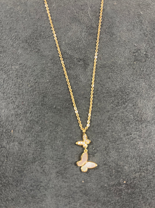 GOLD NECKLACE W/DOUBLE BUTTERFLY PENDANT