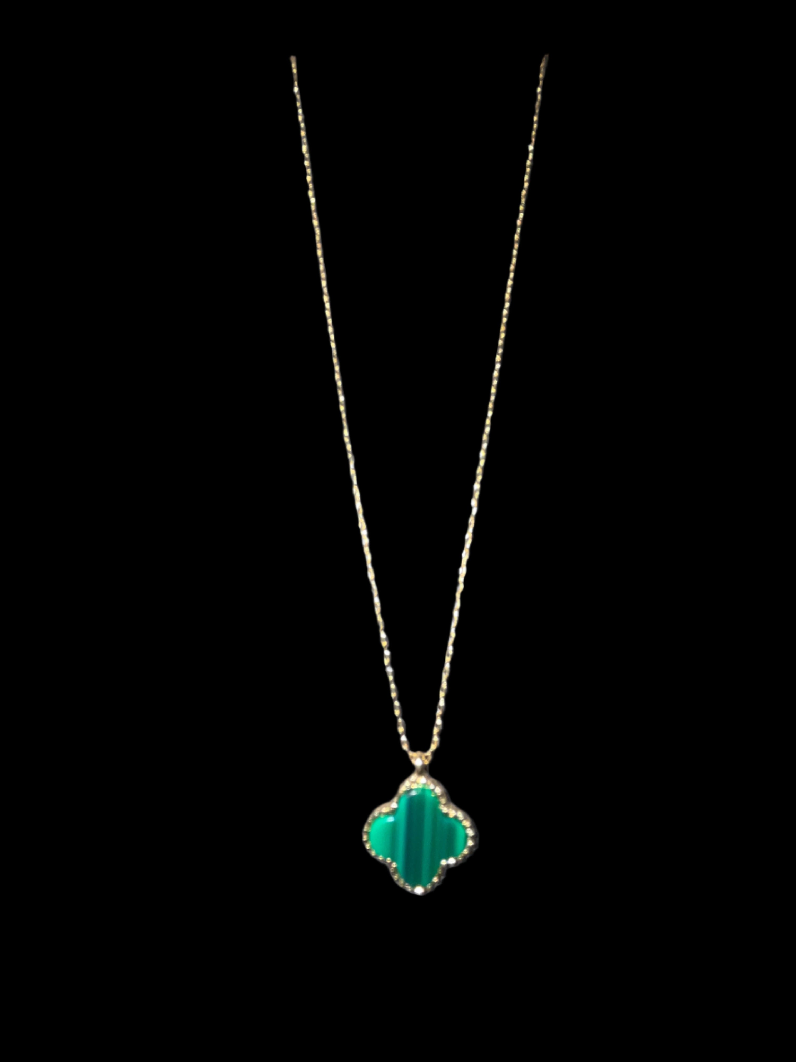 GOLD NECKLACE WITH GREEN CLOVER PENDANT
