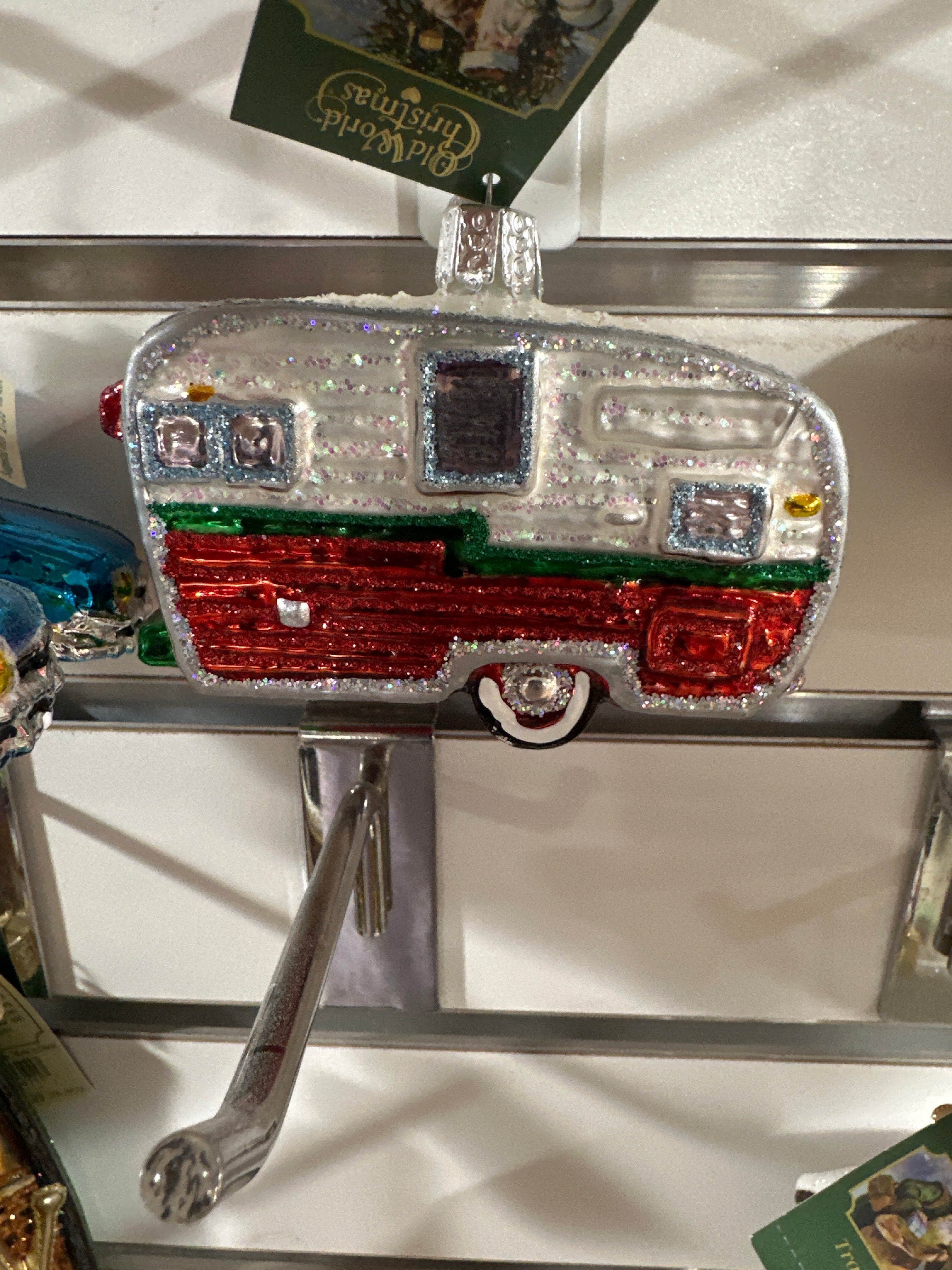 CHRISTMAS ORNAMENT - TRAVEL TRAILER