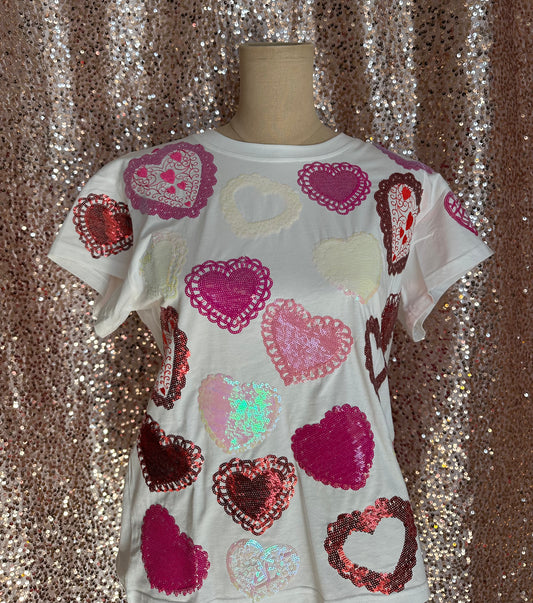 WHITE MULTI DOILY HEART TEE