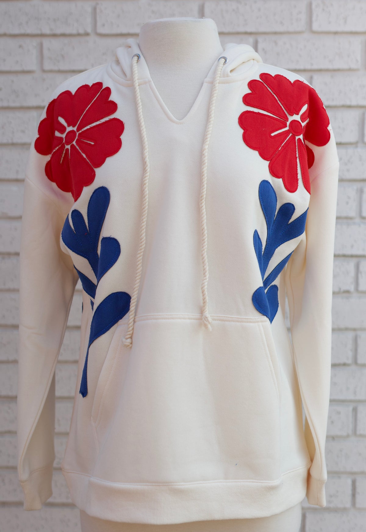 CASUAL HOODIE TOP WITH FLOWER PATCH