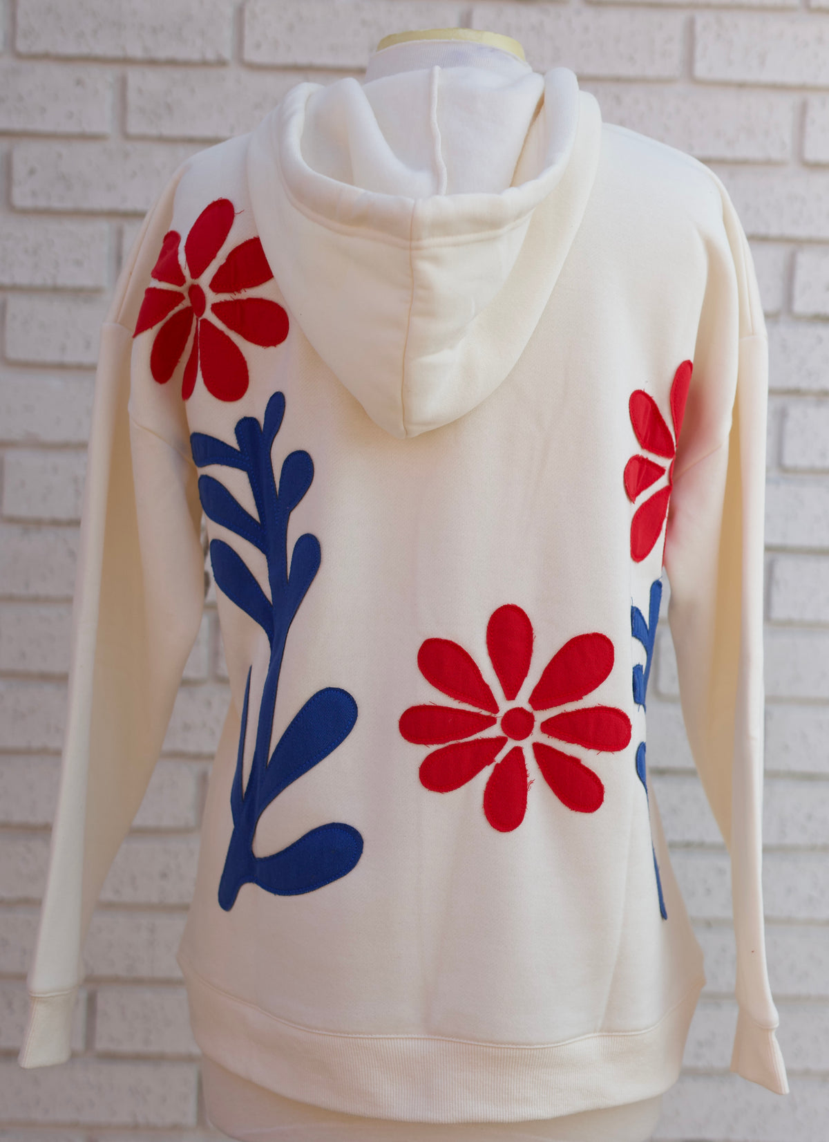 CASUAL HOODIE TOP WITH FLOWER PATCH