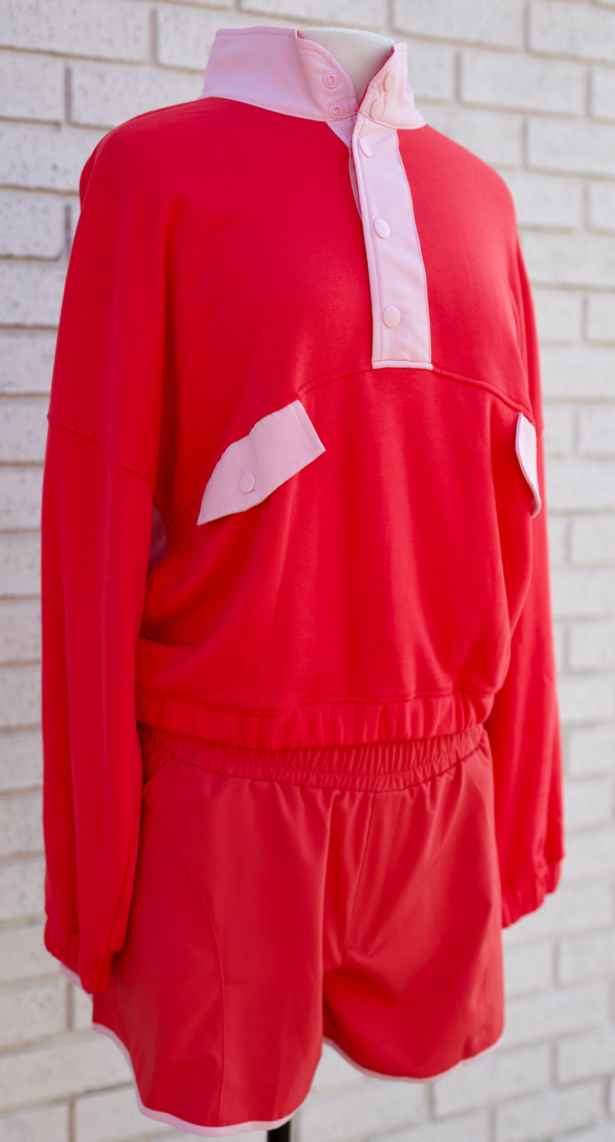 PULLOVER & SHORT 2 PC. SET