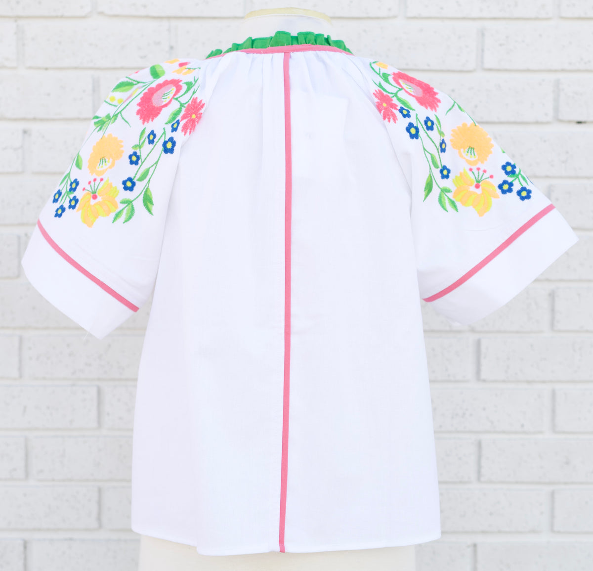 WHITE FLORAL EMBROIDERED RAGLAN TOP W/MULTI COLOR PIPING