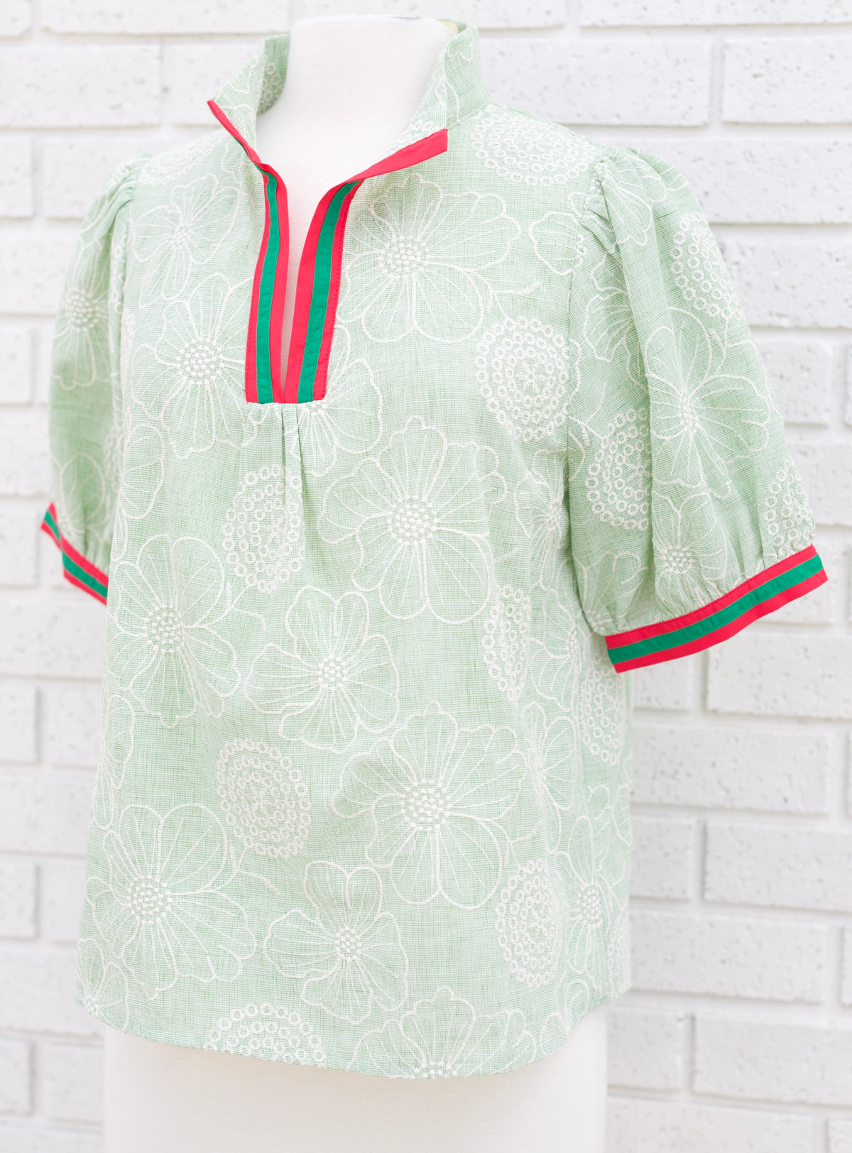 MINT COLOR CONTRAST BANDS FLORAL EMBROIDERED TOP