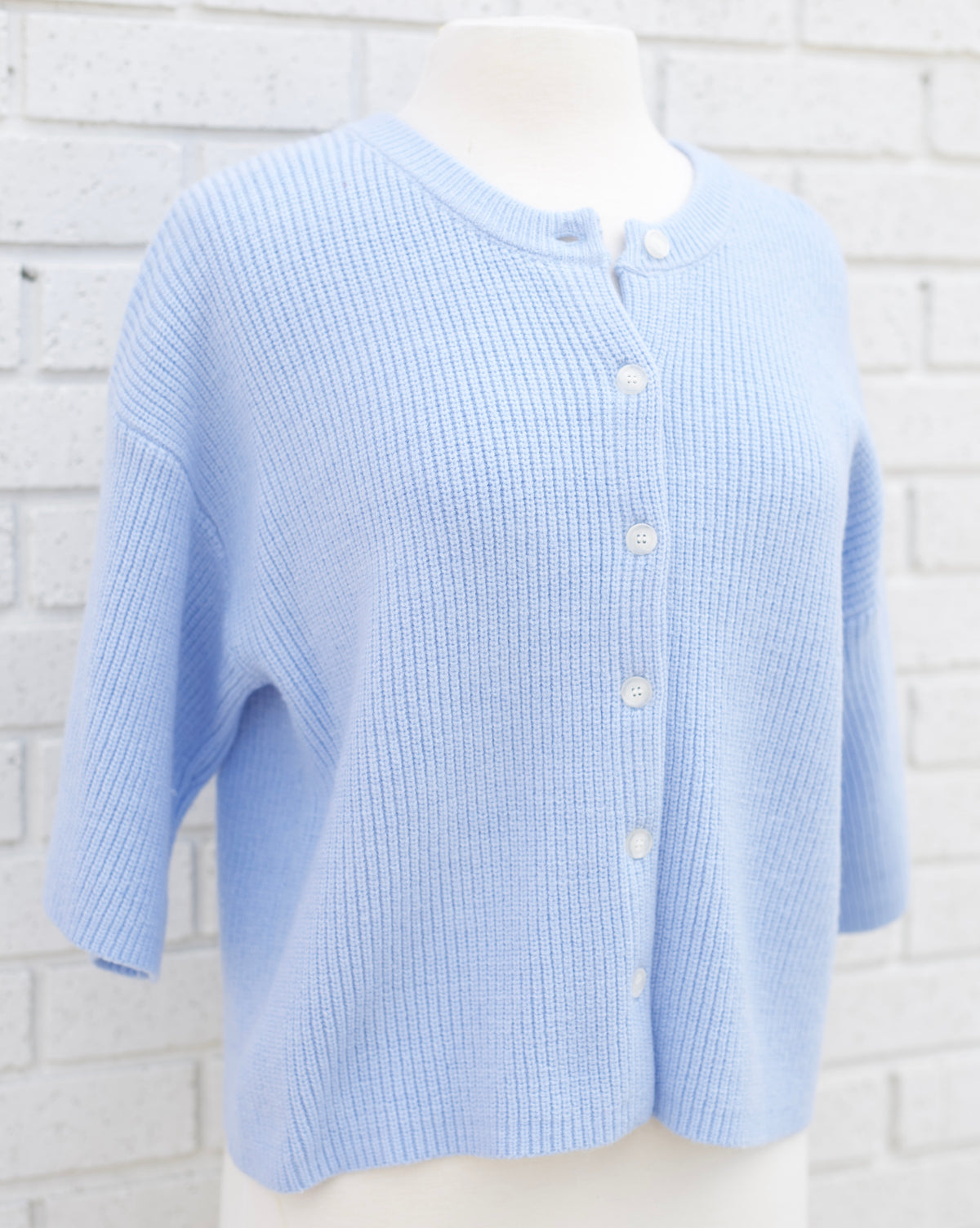 BLUE SHORT SLEEVED KNIT CARDIGAN