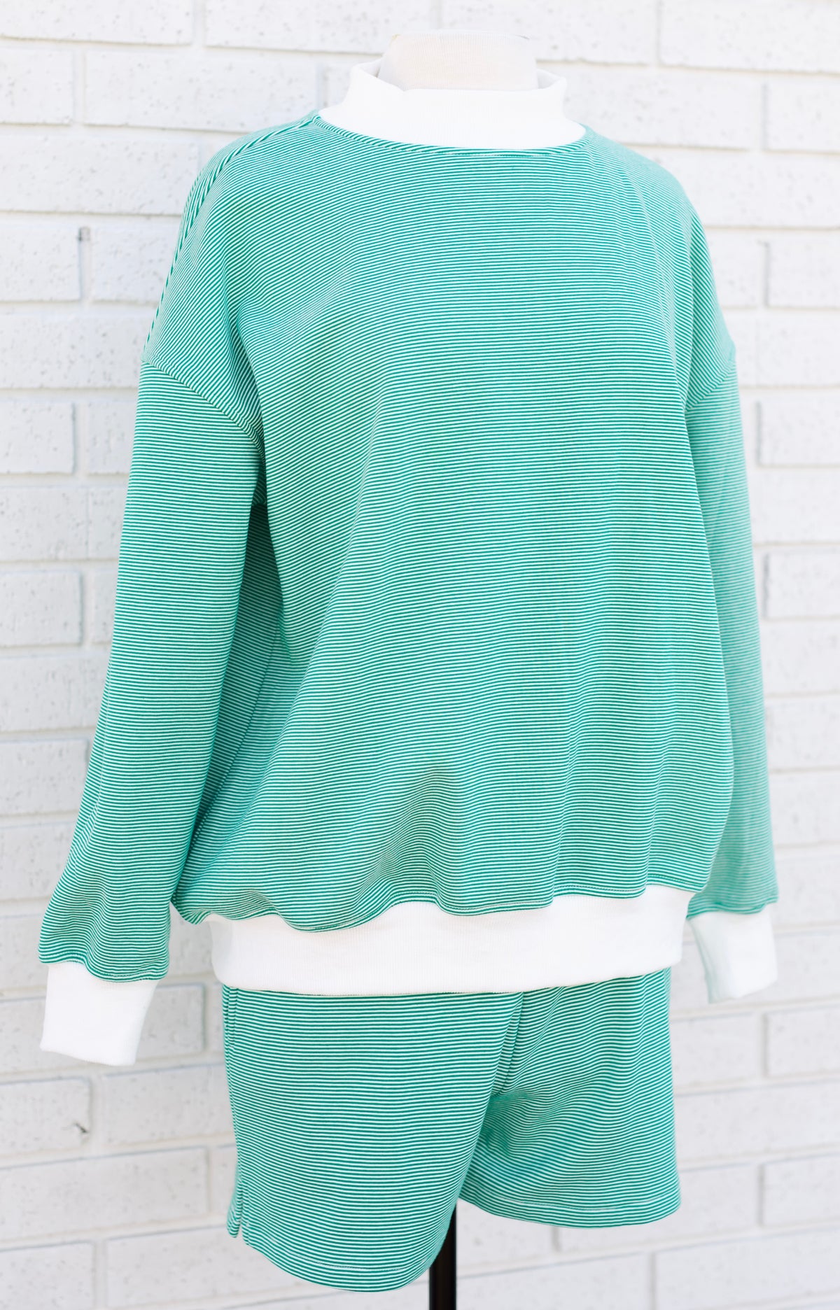 STRIPED LONG SLEEVE TOP & SHORTS 2PC SET