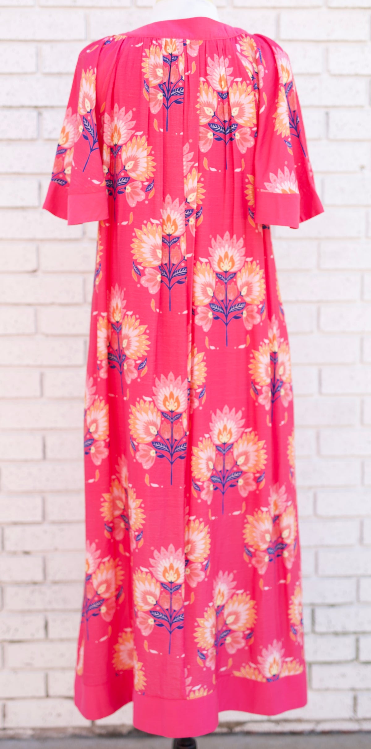 SHORT FLUTTER SLEEVE MIDI FLORAL DRESS - FUCHSIA