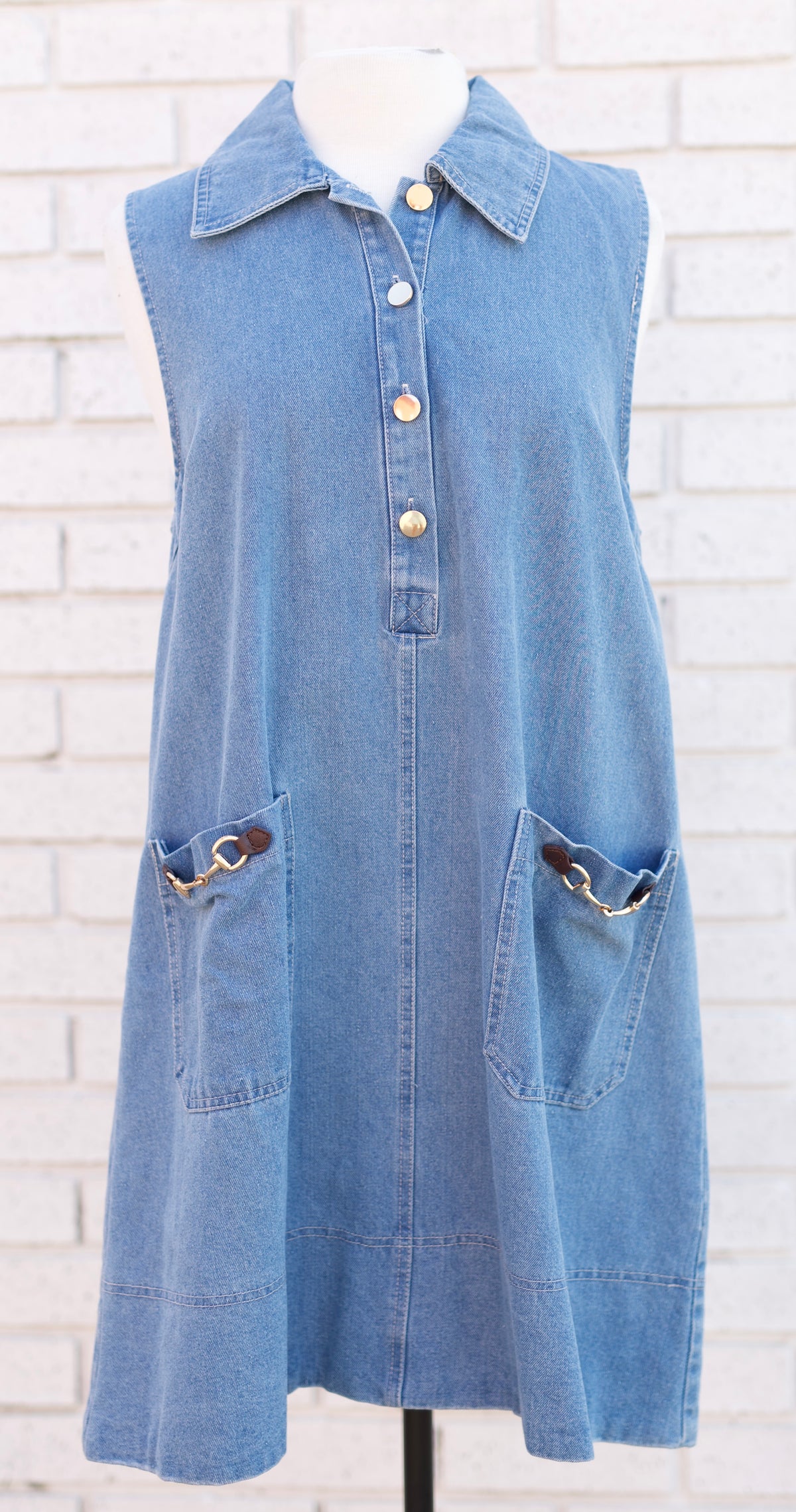 LIGHT BLUE COLLARED SLEEVELESS MINI DRESS WITH BUCKLE ACCENT