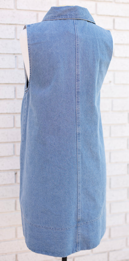 LIGHT BLUE COLLARED SLEEVELESS MINI DRESS WITH BUCKLE ACCENT
