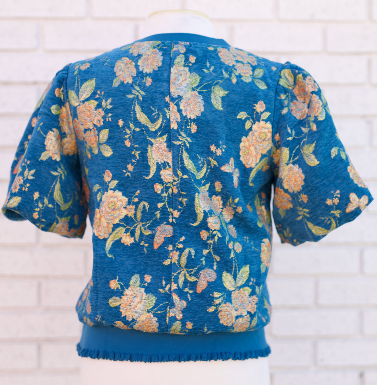 RIB BAND DETAIL ROUND NECK FLORAL JACQUARD TOP - BLUE