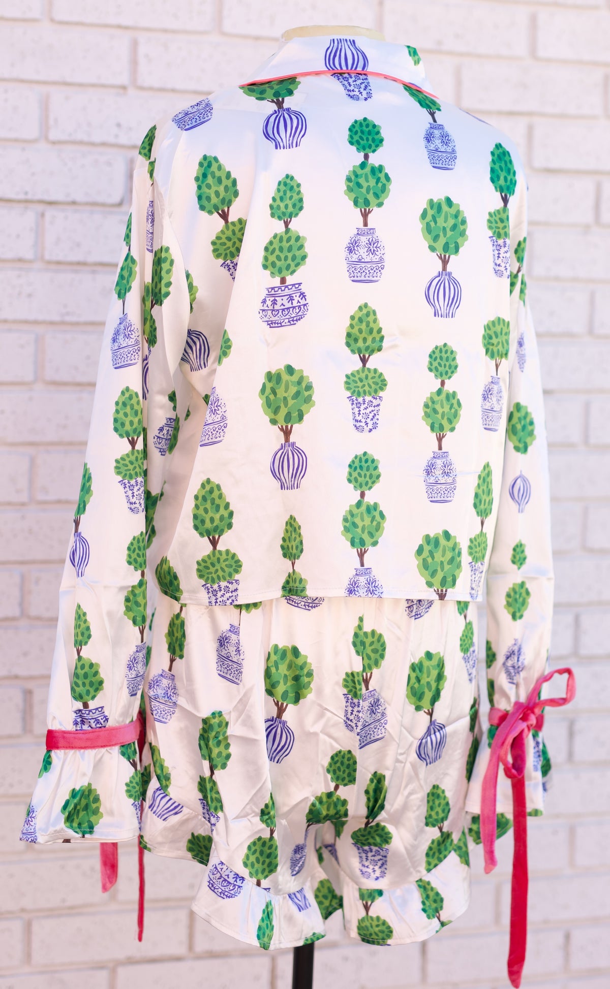 IVORY & TOPIARIES 2PC CROPPED & RUFFLED SHORT PJS WITH VELVET TIES