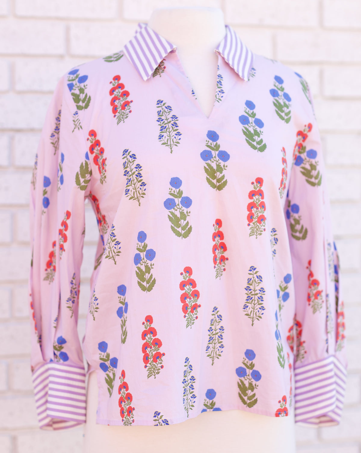 LAVENDER 3/4 SLEEVE FLORAL BLOUSE W/STRIPE CONTRAST DETAIL