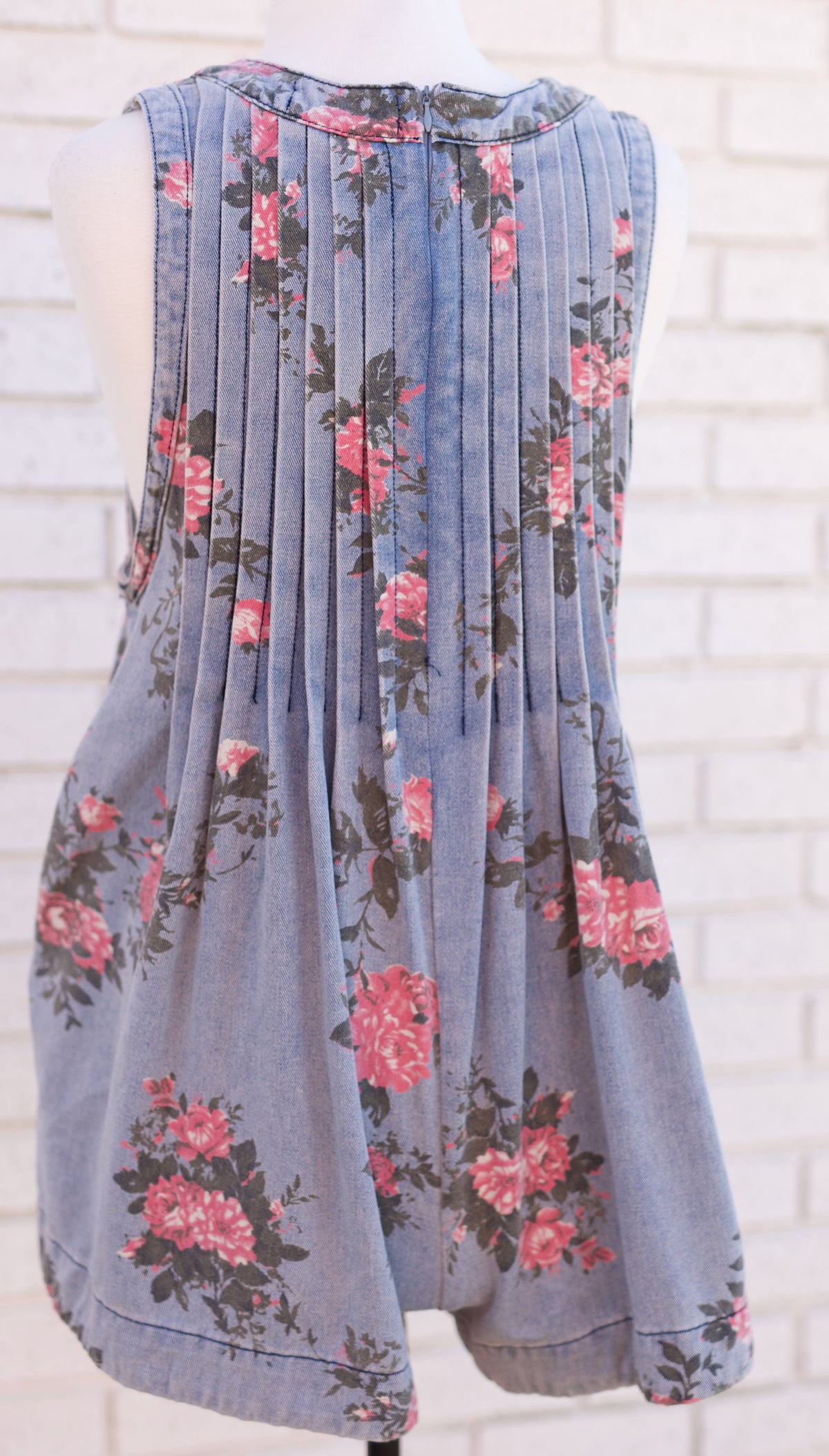 PAINTED FLORAL PRINTED PLEATED VNECK SLEEVELESS ROMPER