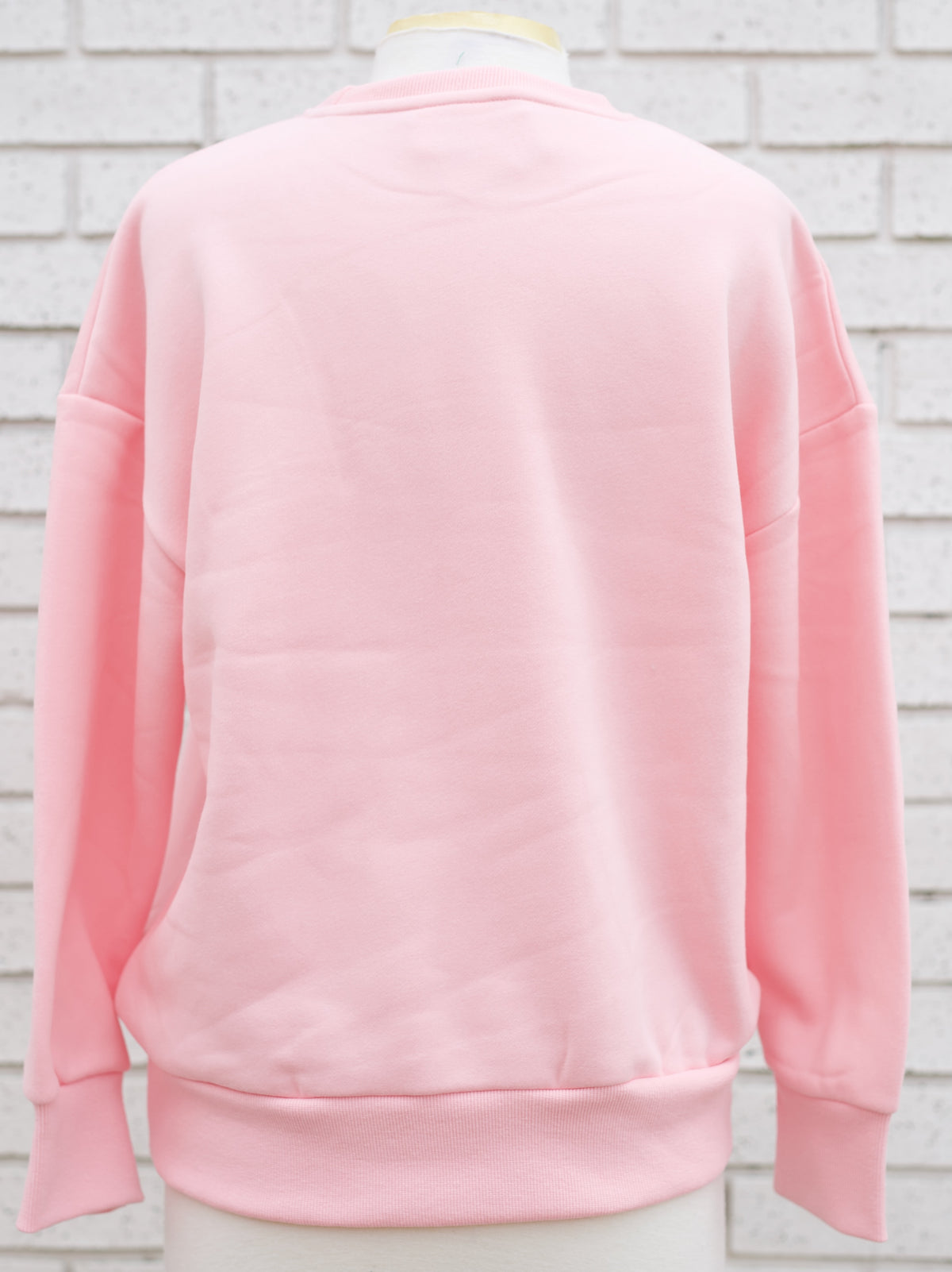 HOLLY JOLLY EMBROIDERED LETTER SWEATSHIRT - PINK