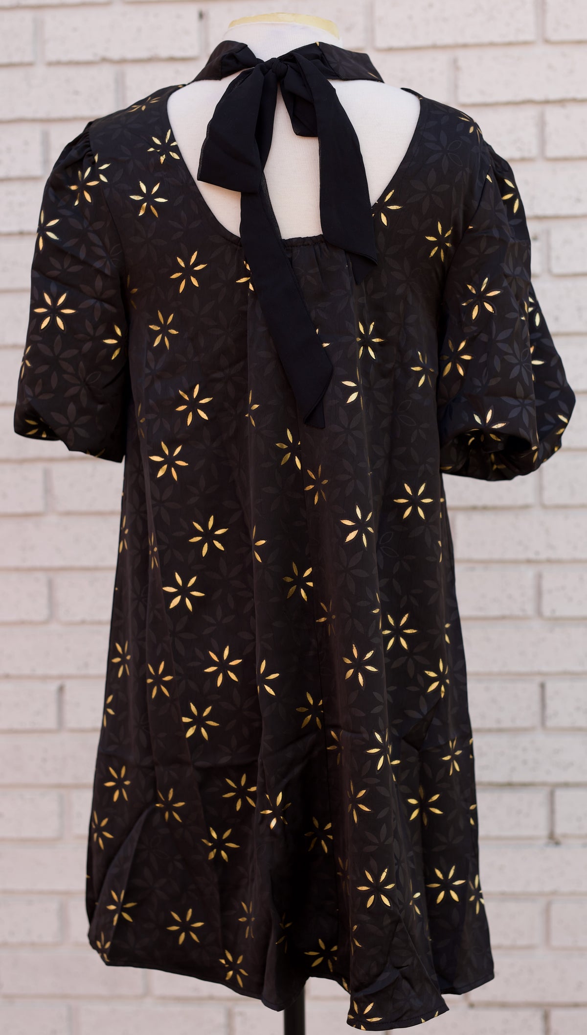 HIGH NECK TIE BACK METALLIC FLORAL PRINT DRESS - BLACK