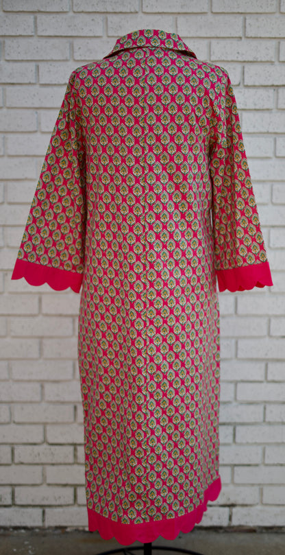 FUCHSIA 3/4 SLEEVE GEOMETRIC FLORAL PATTERN MIDI DRESS WITH SCALLOP EDGE DETAIL