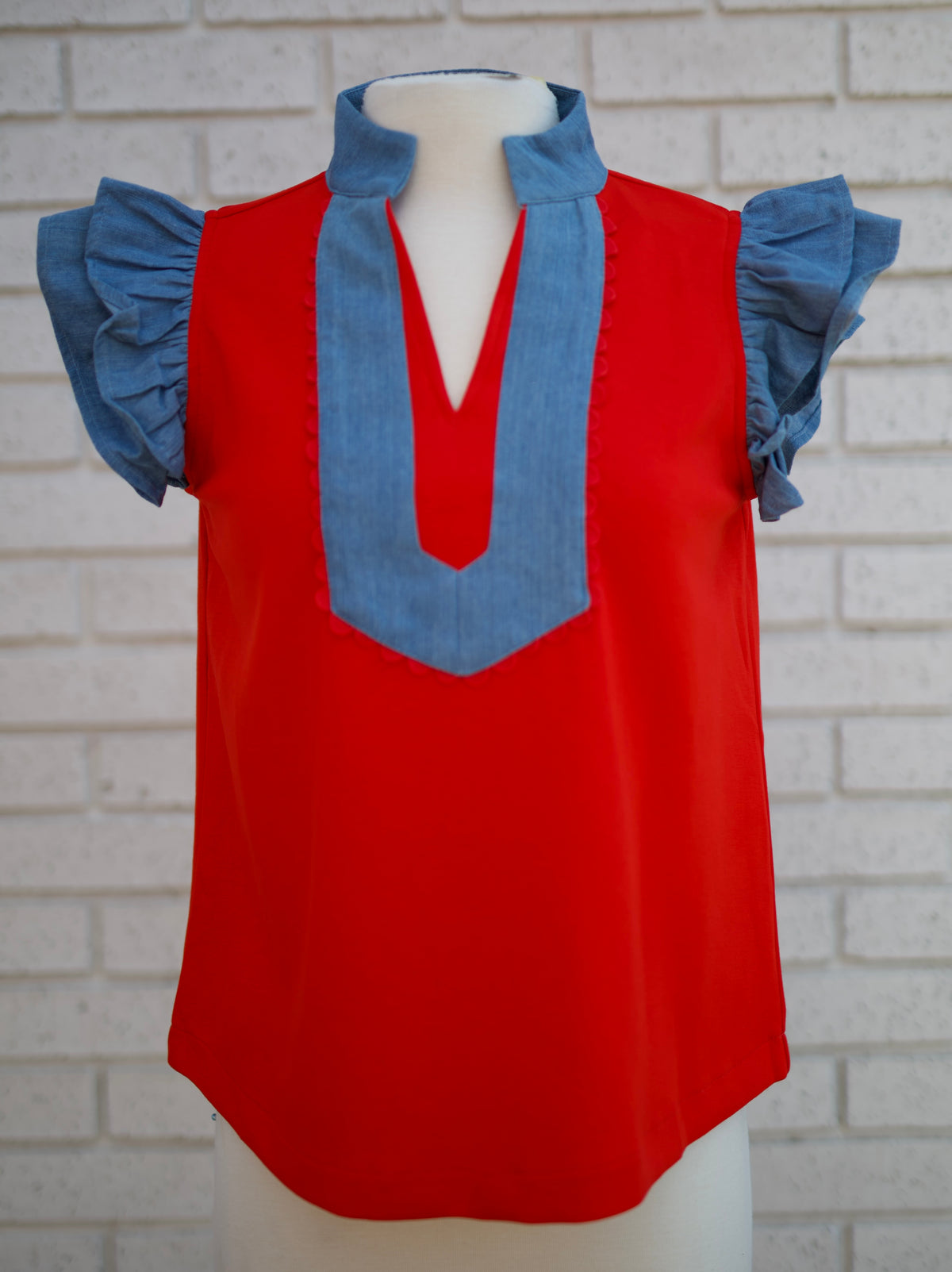 RUFFLE SLEEVE V-NECK TOP WITH DENIM CONTRAST