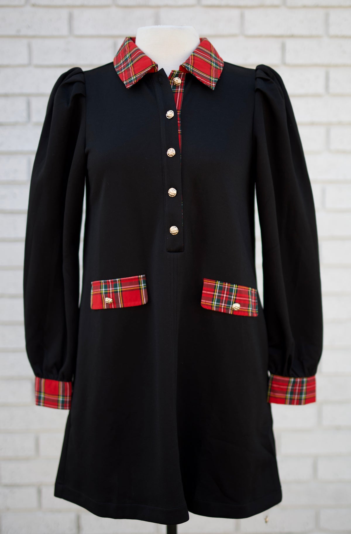 BLACK PUFF SHOULDER LONG SLEEVE SHIFT DRESS WITH PLAID ACCENT