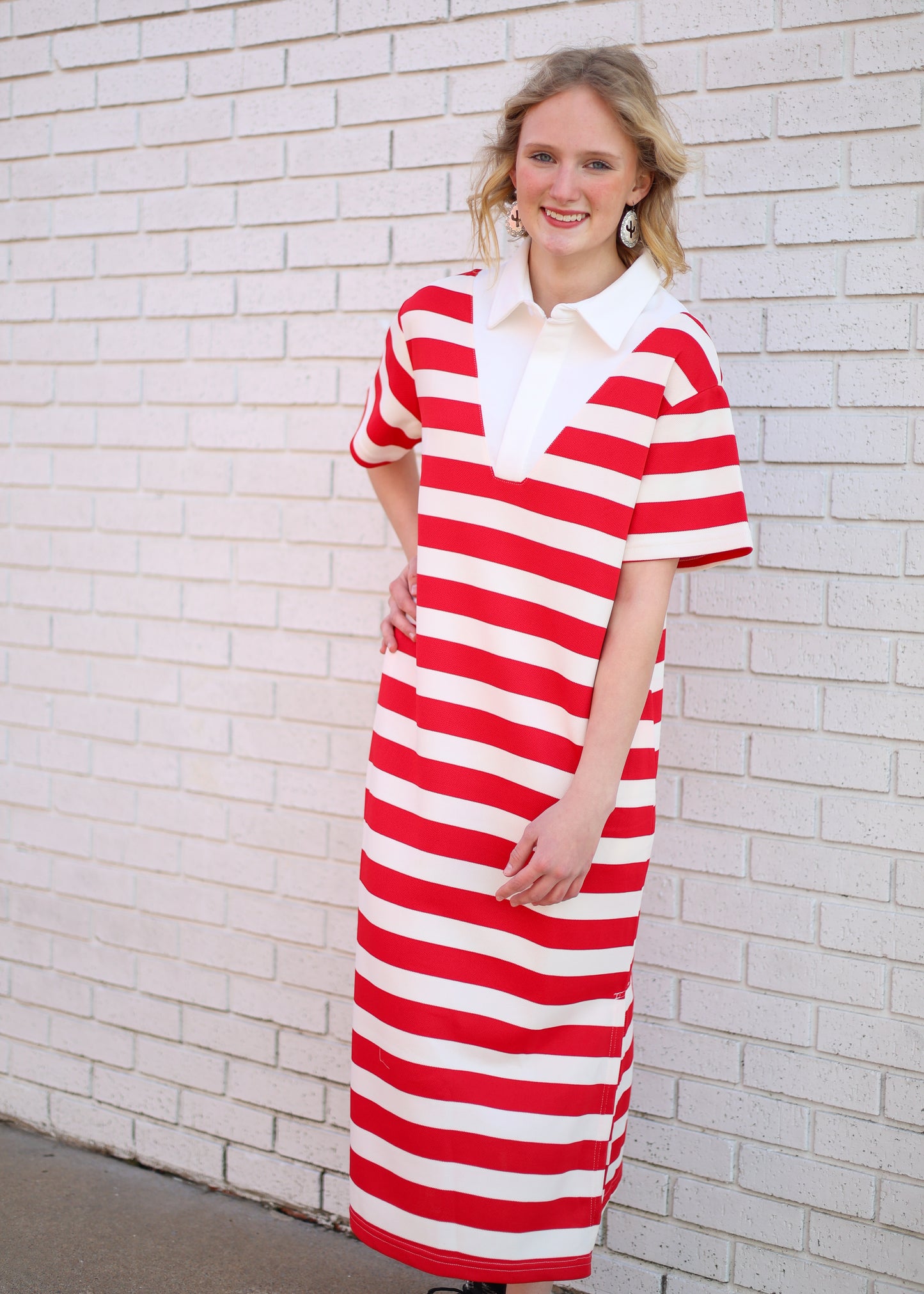 RED STRIPE SIDE SPLIT PULLOVER MIDI DRESS