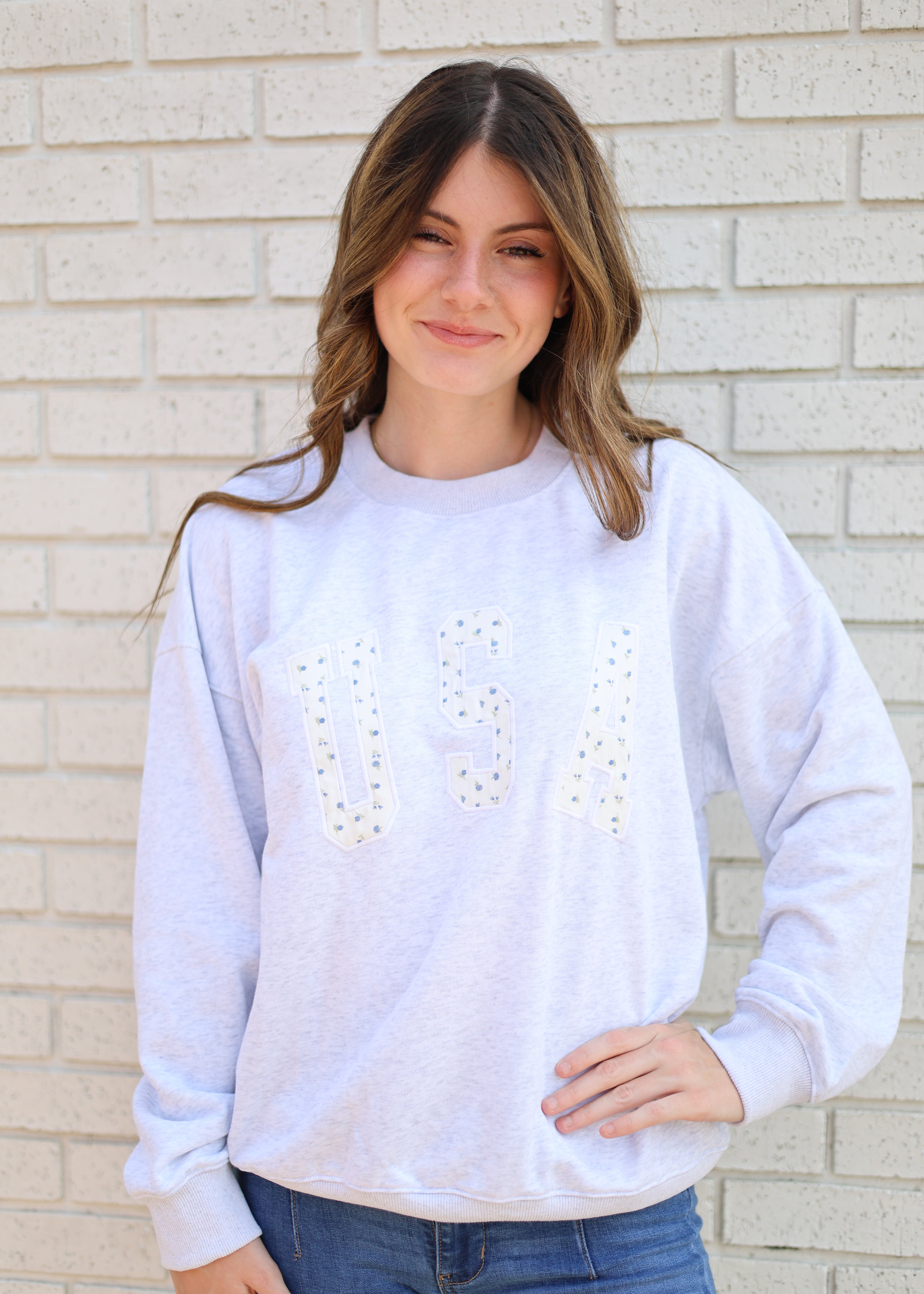 LIGHT HEATHER GRAY USA CONTRAST DITSY GRAPHIC OVERSIZED SWEARSHIRT