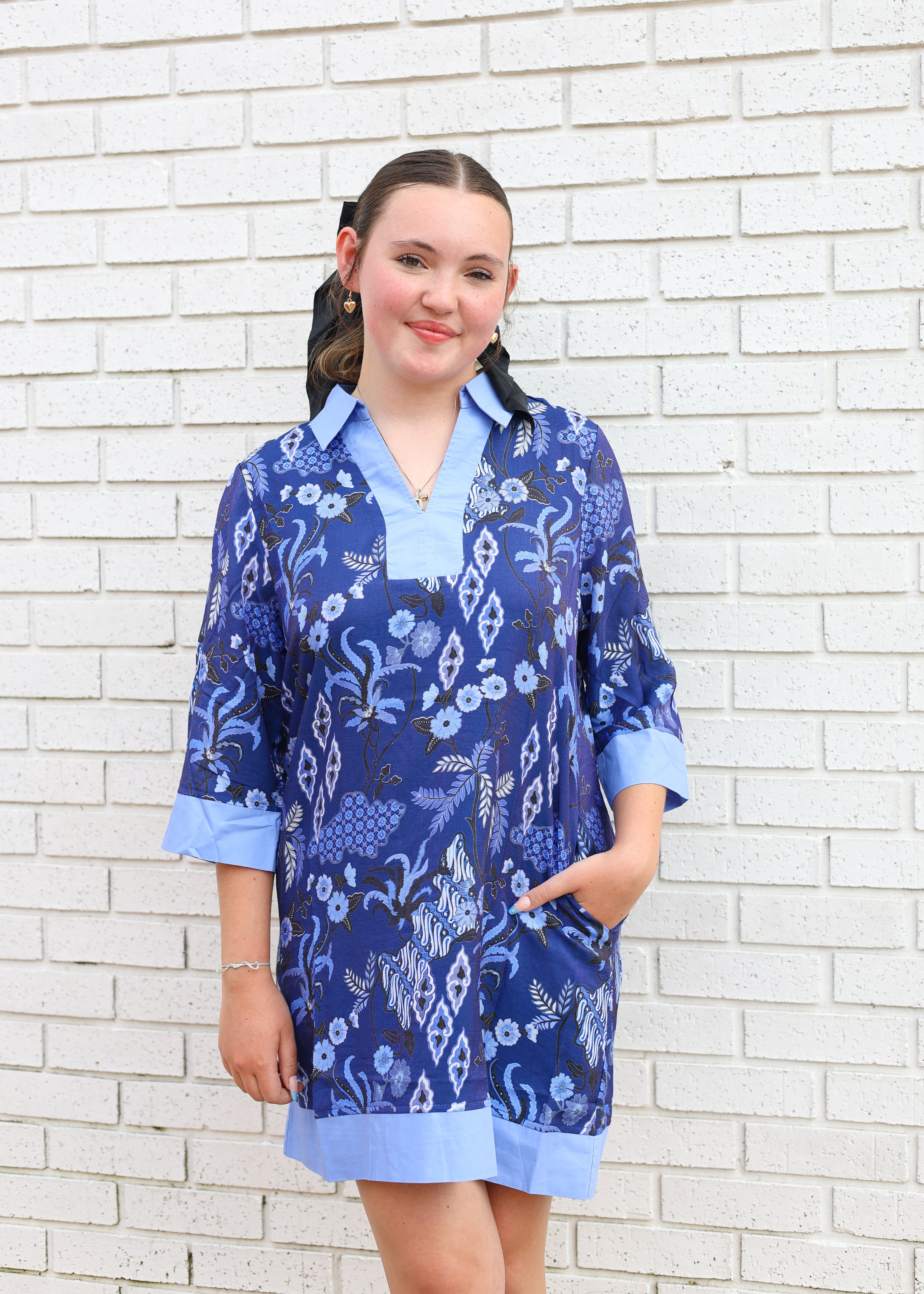 BLUE BOHO FLORAL SHIFT DRESS W/CONTRAST ACCENT DETAIL